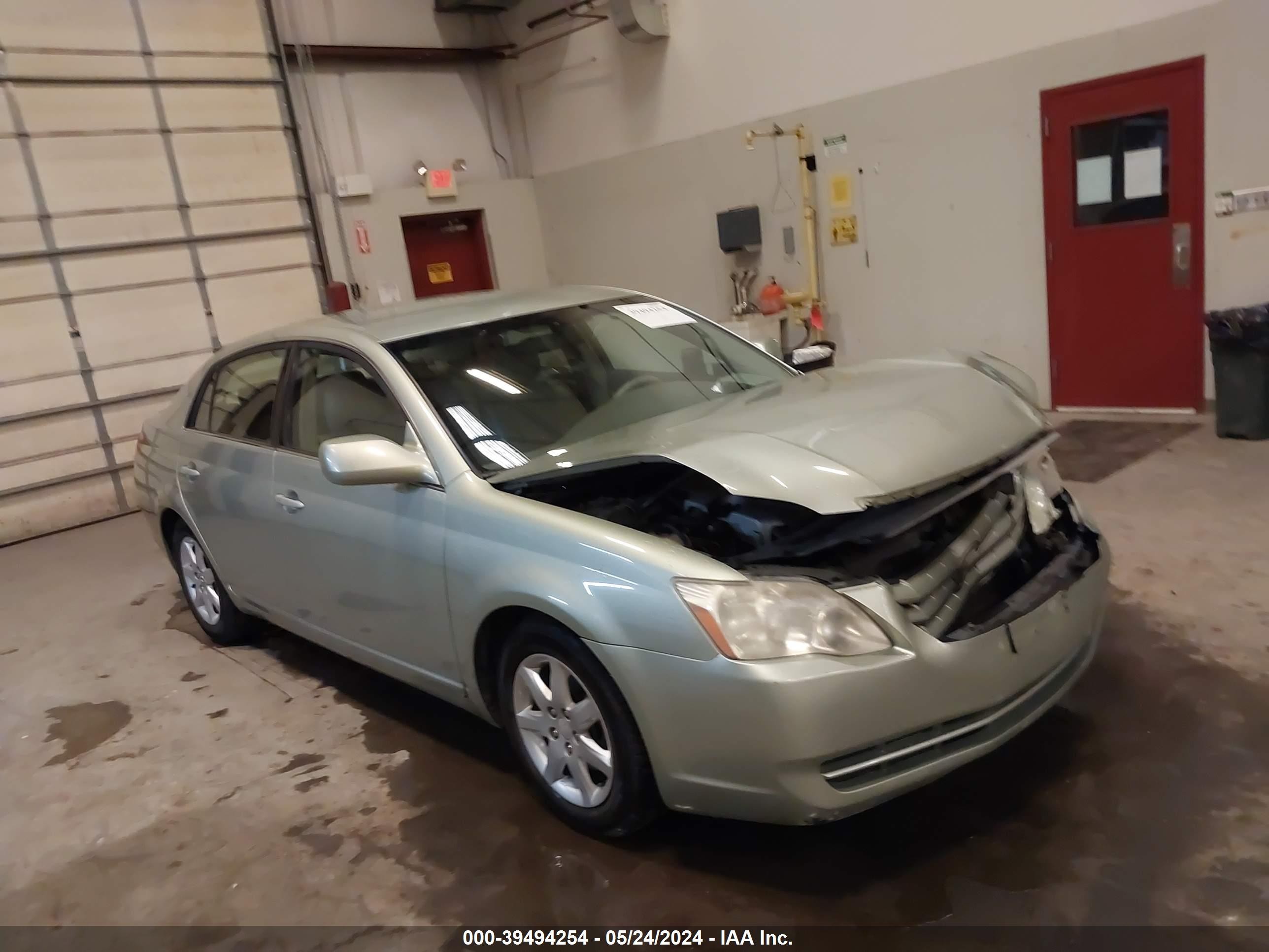 TOYOTA AVALON 2005 4t1bk36b25u037348