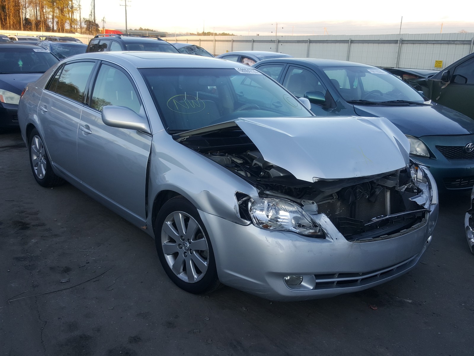 TOYOTA AVALON XL 2005 4t1bk36b25u052786