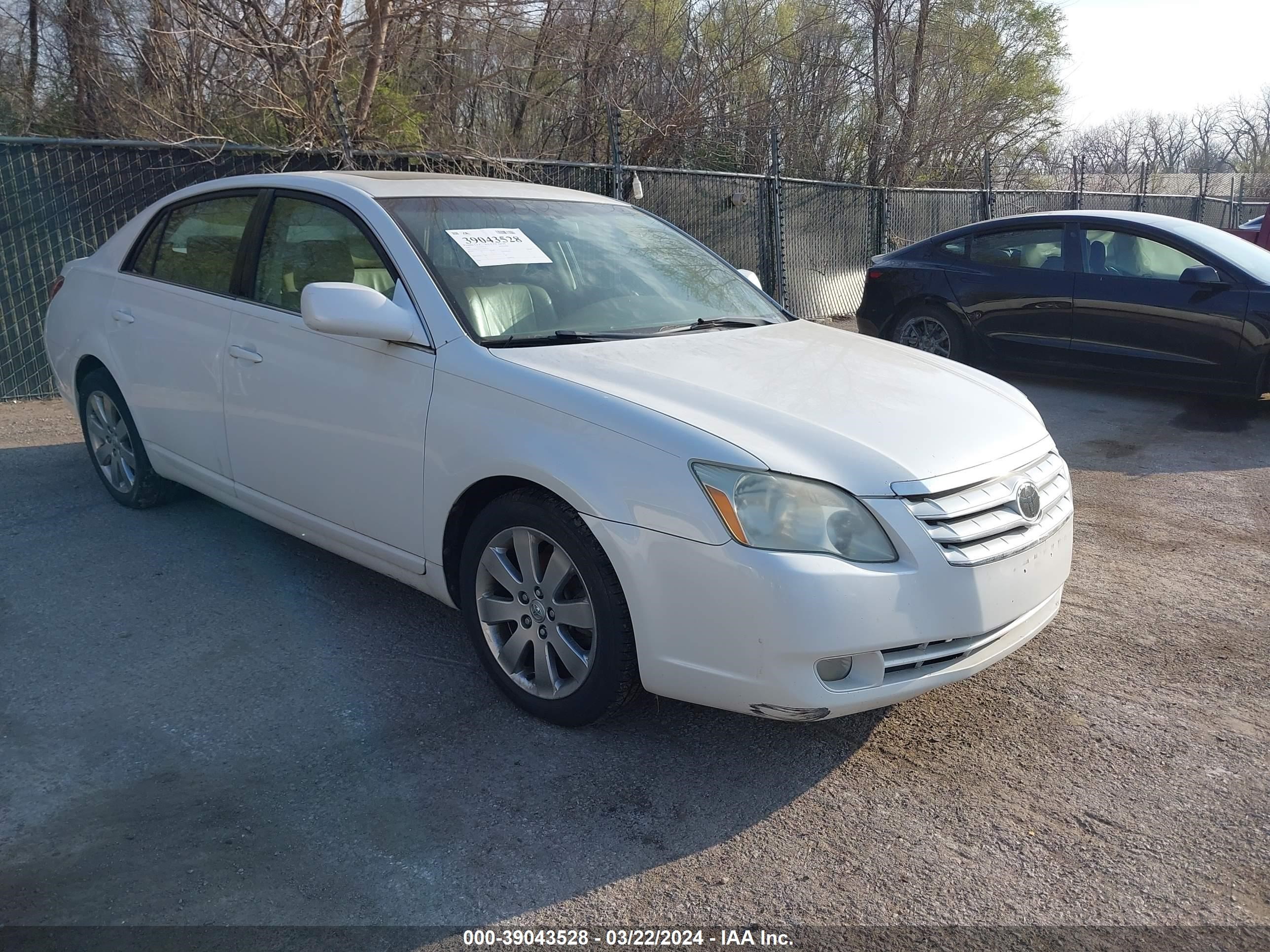 TOYOTA AVALON 2005 4t1bk36b35u034779