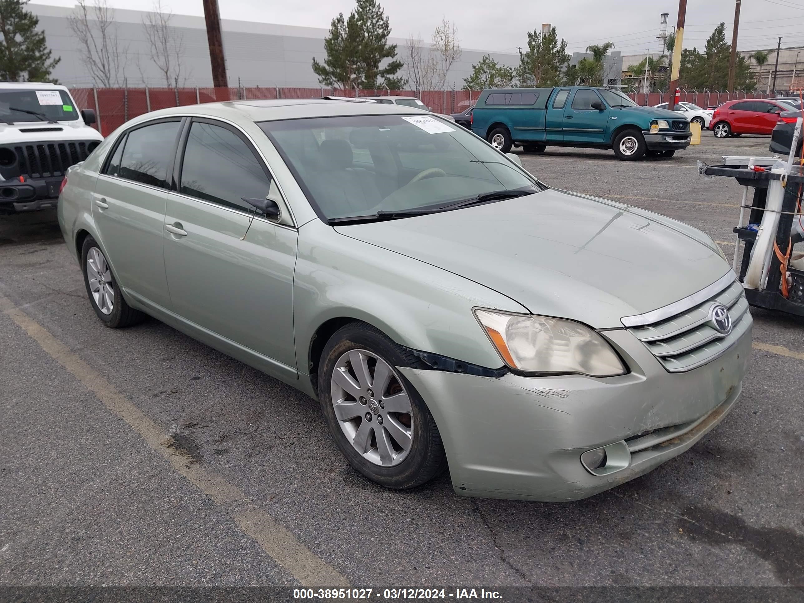 TOYOTA AVALON 2005 4t1bk36b45u042499