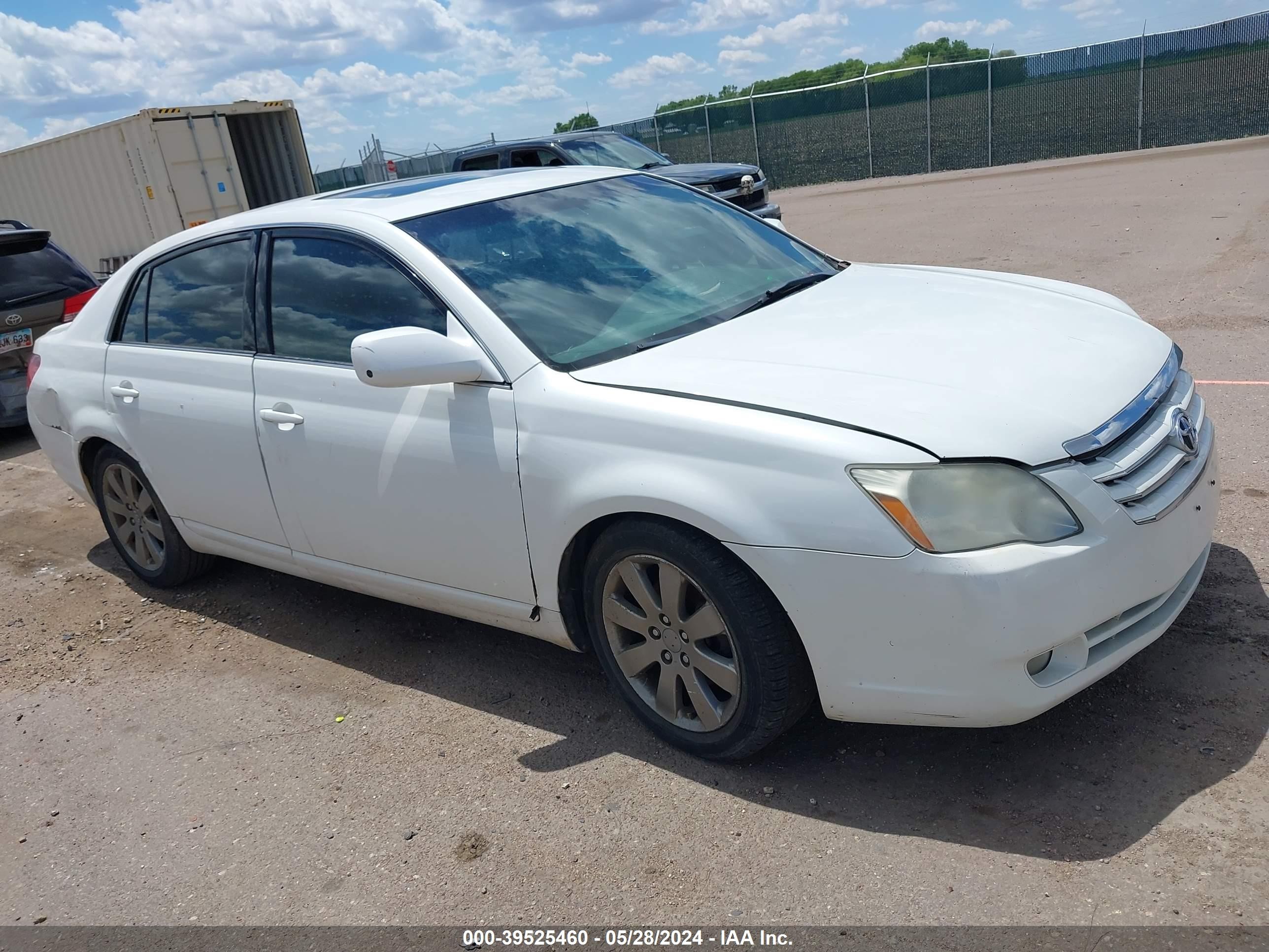 TOYOTA AVALON 2005 4t1bk36b55u008202