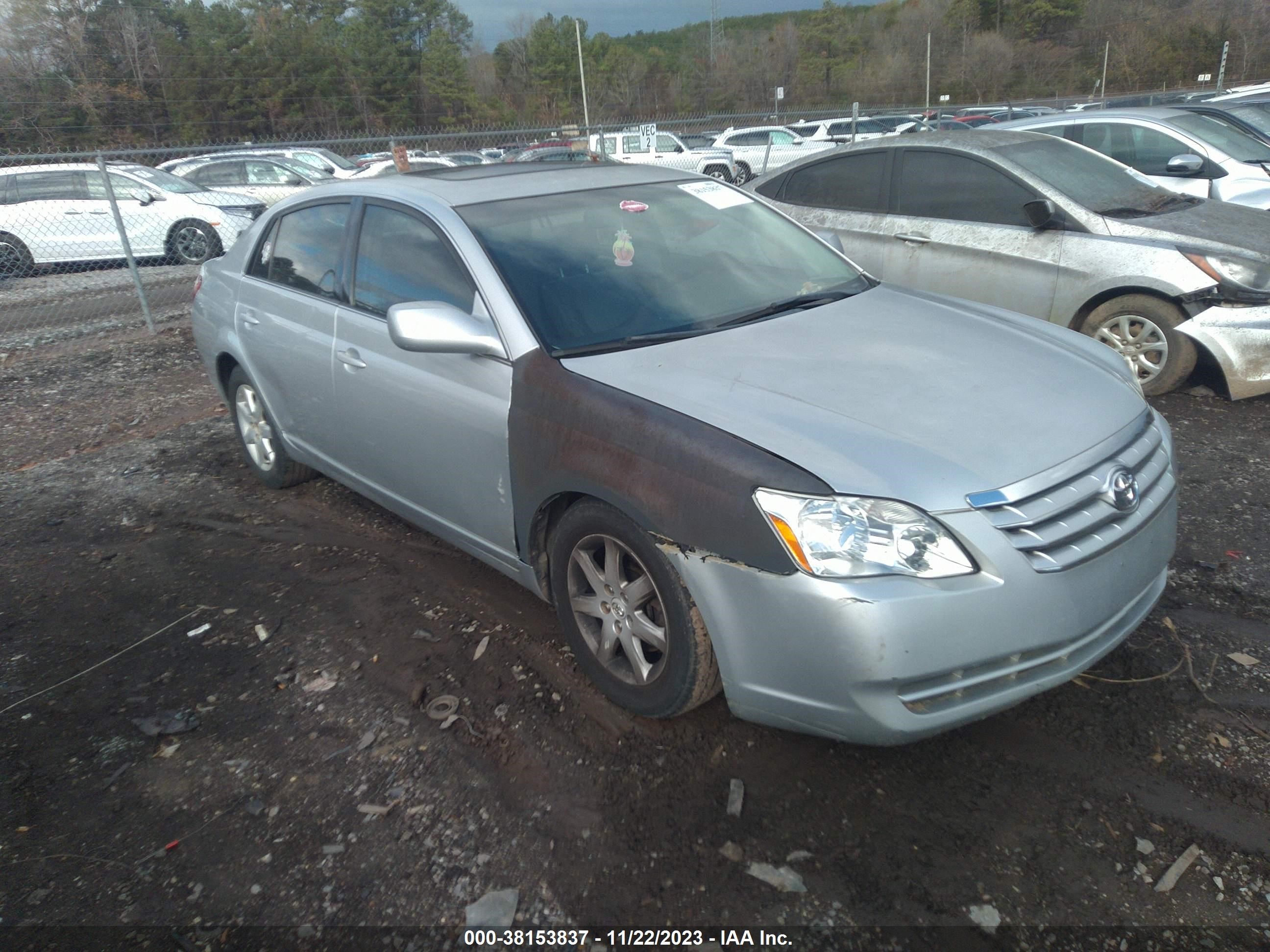 TOYOTA AVALON 2005 4t1bk36b55u009477