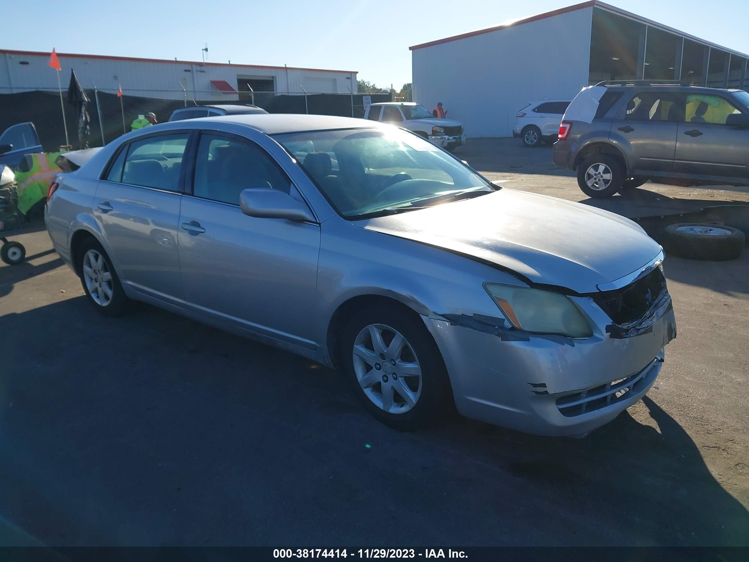 TOYOTA AVALON 2005 4t1bk36b65u061443