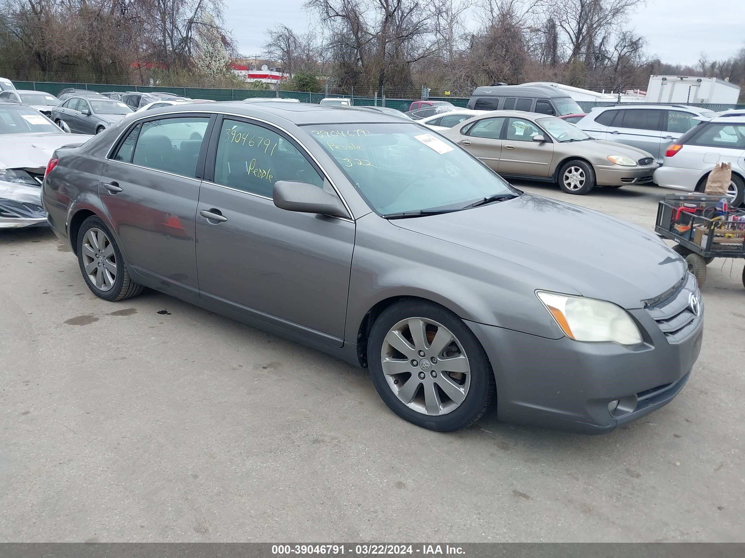 TOYOTA AVALON 2005 4t1bk36b95u053773