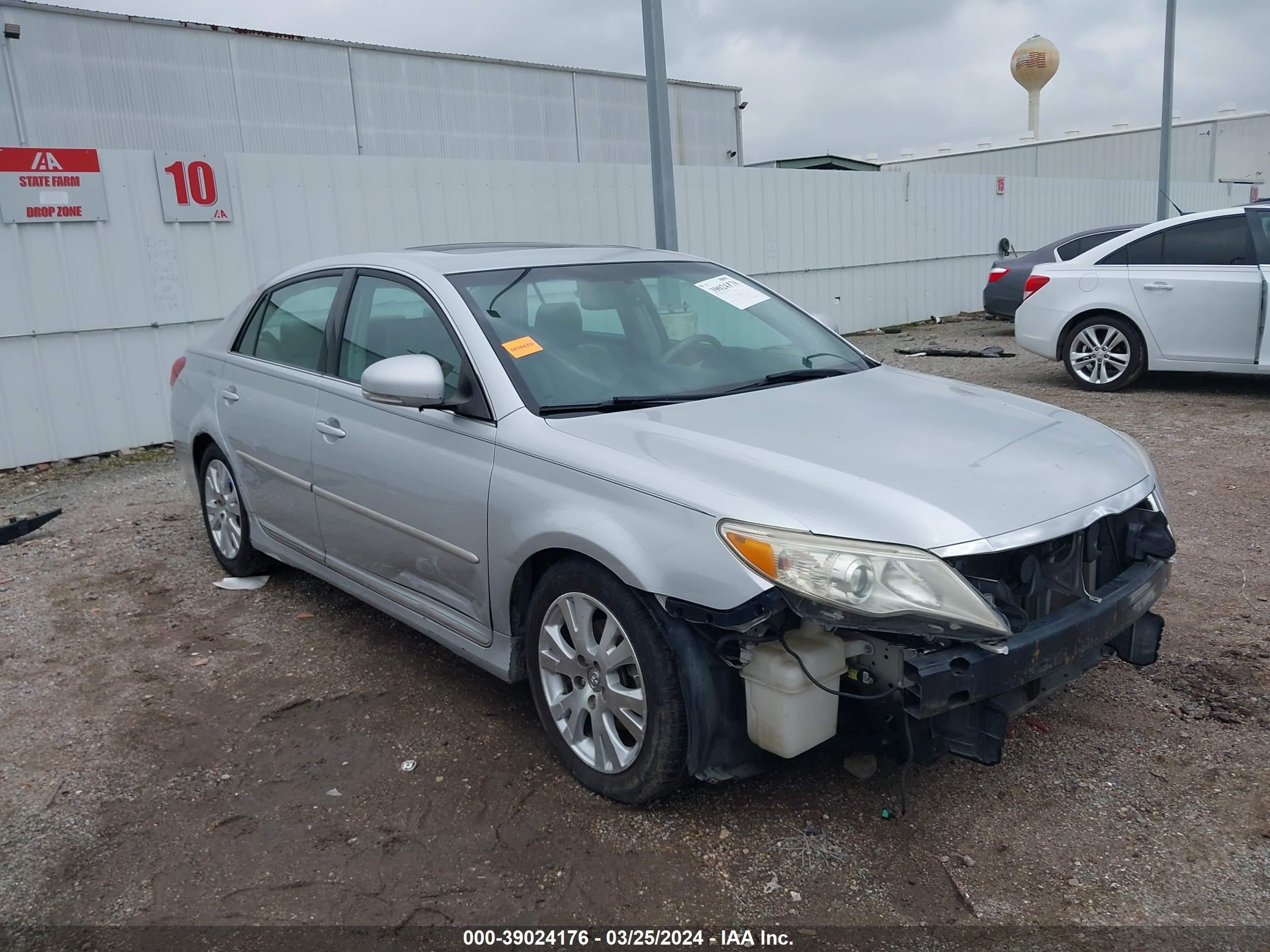 TOYOTA AVALON 2011 4t1bk3db1bu396138