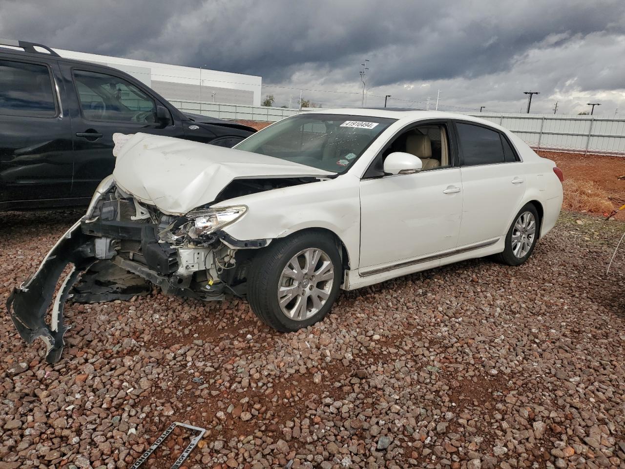 TOYOTA AVALON 2011 4t1bk3db8bu393401