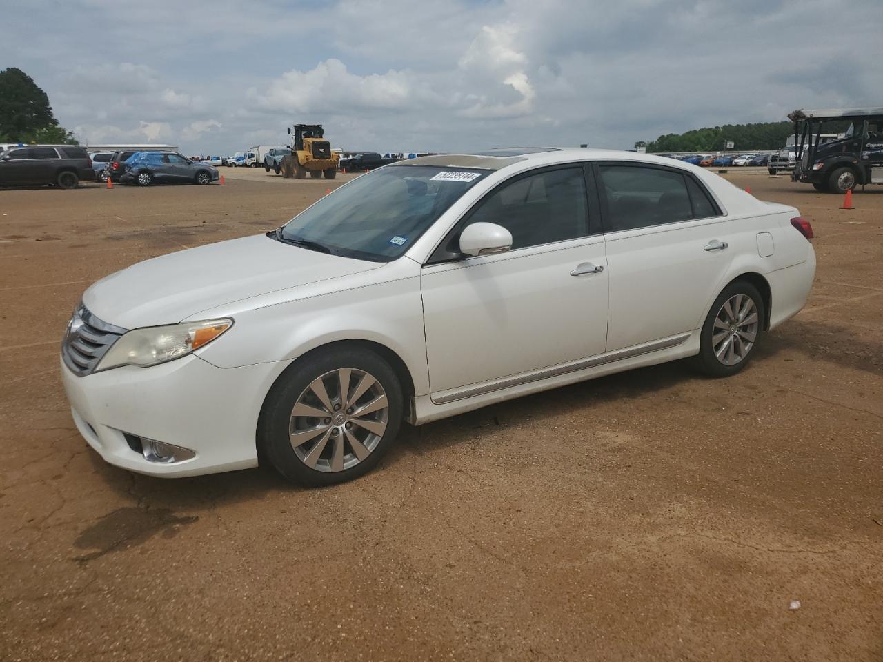 TOYOTA AVALON 2011 4t1bk3db8bu408818