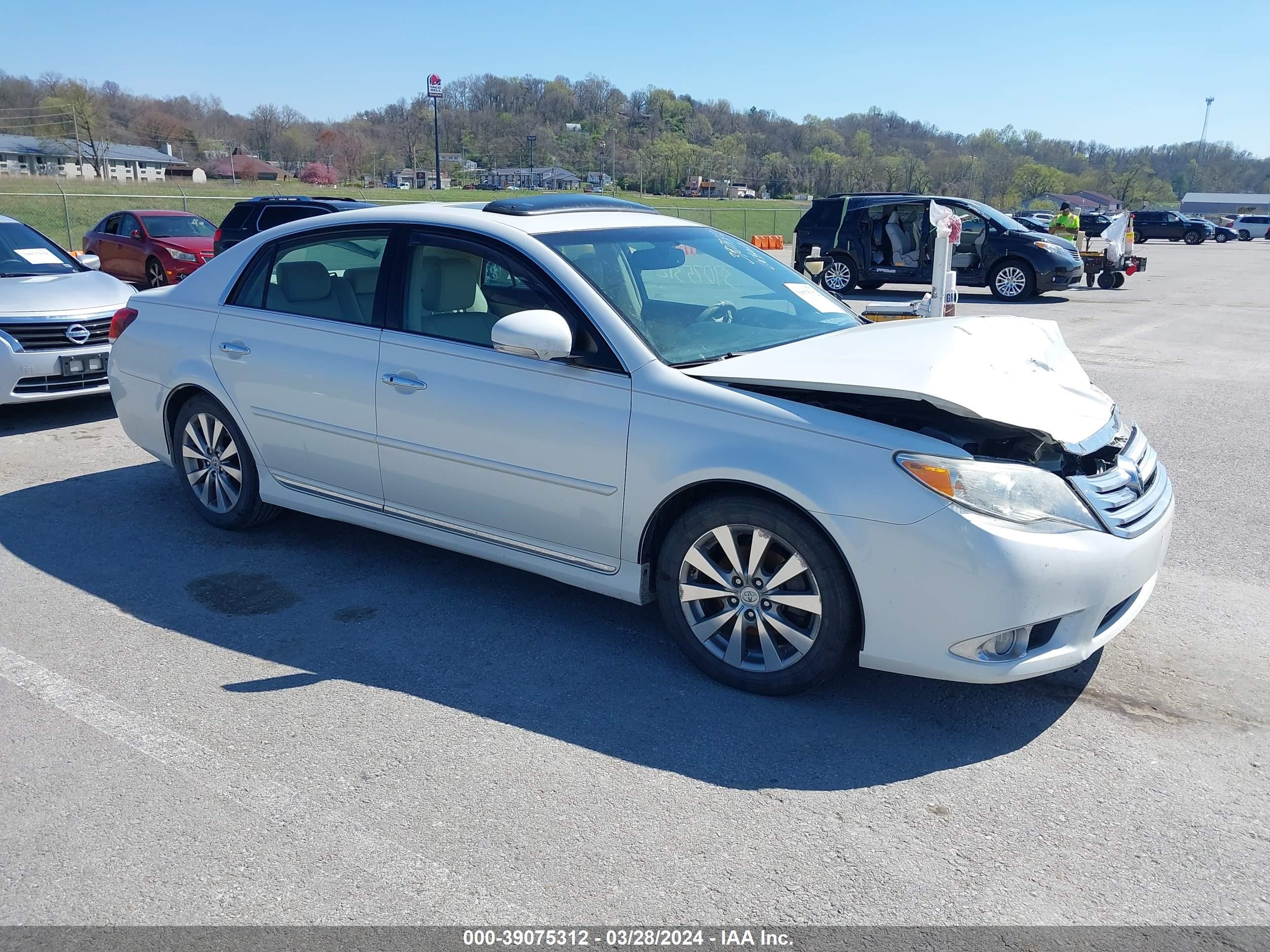 TOYOTA AVALON 2011 4t1bk3db9bu372069