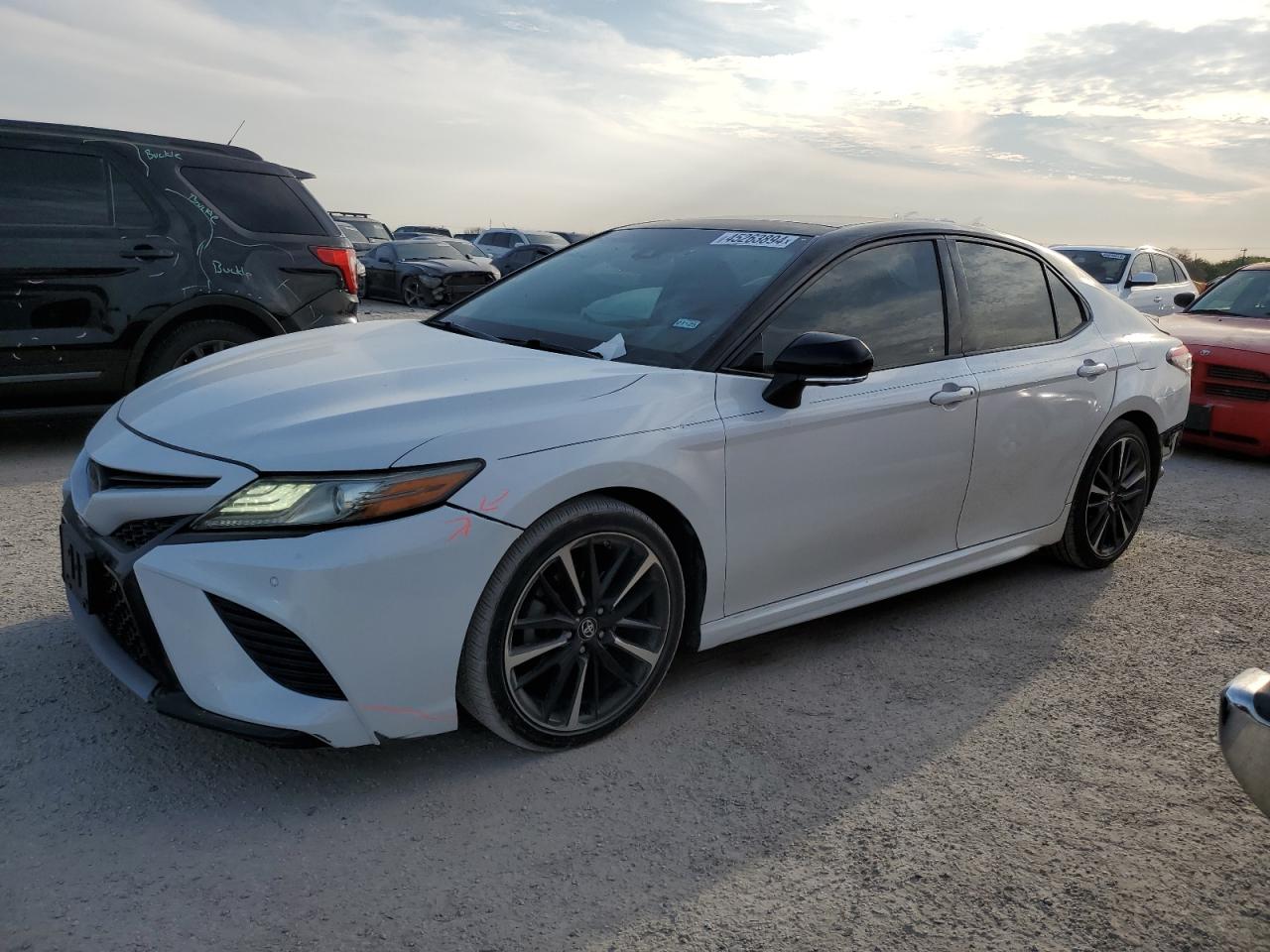 TOYOTA CAMRY 2018 4t1bz1hk4ju014998