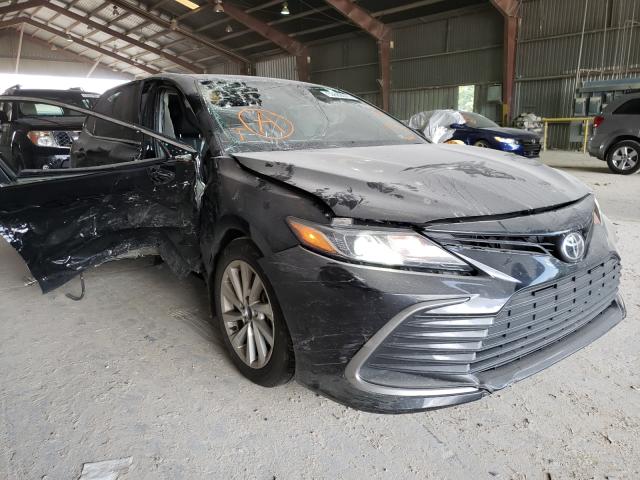 TOYOTA CAMRY LE 2021 4t1c11ak0mu558117