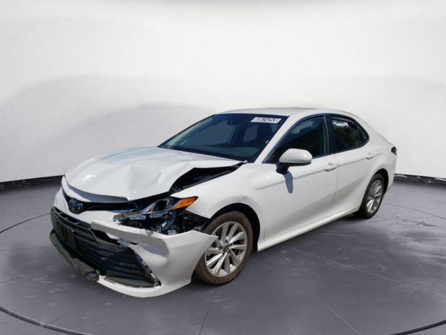 TOYOTA CAMRY LE 2022 4t1c11ak0nu071422