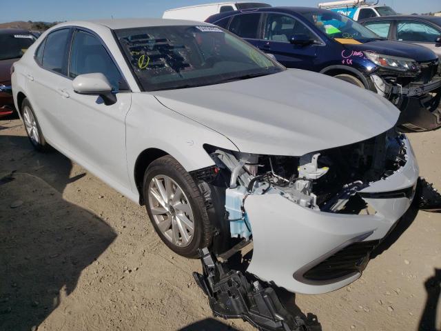 TOYOTA CAMRY LE 2022 4t1c11ak2nu061703