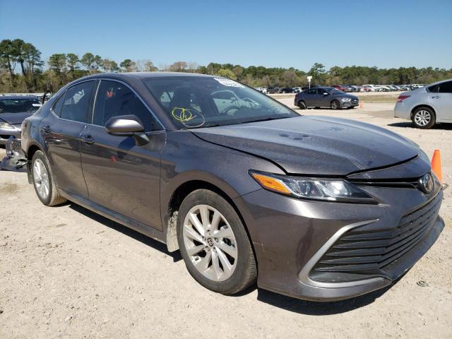 TOYOTA CAMRY LE 2021 4t1c11ak3mu440823