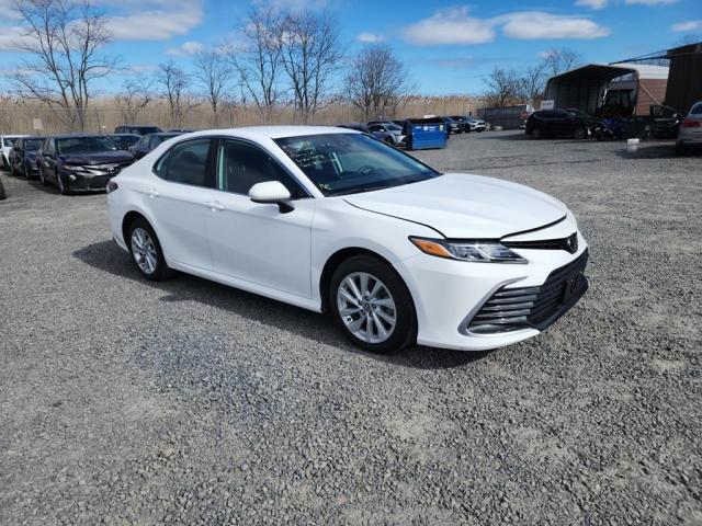 TOYOTA CAMRY LE 2021 4t1c11ak4mu420810