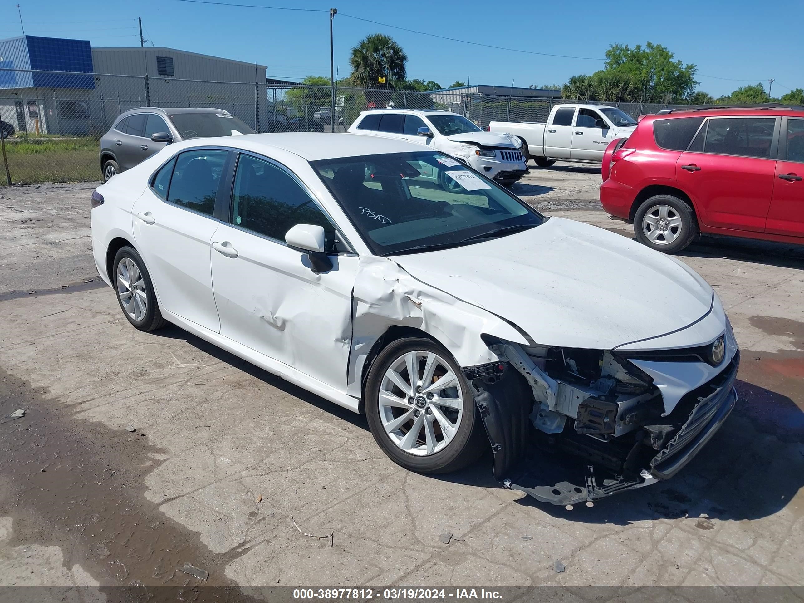 TOYOTA CAMRY 2022 4t1c11ak4nu636335