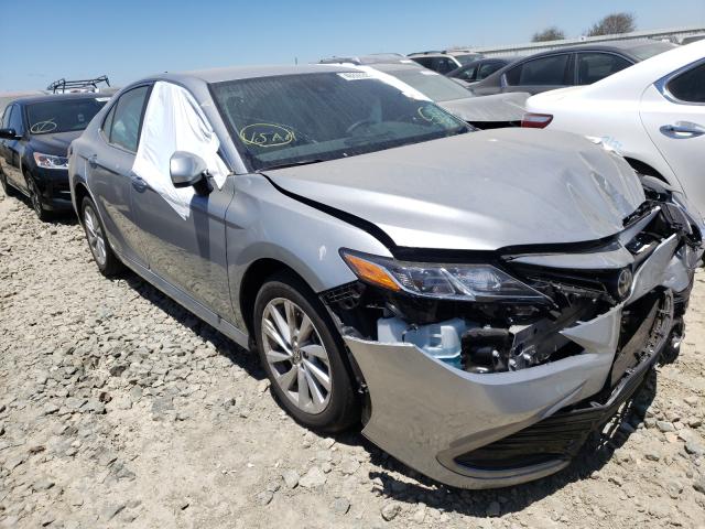 TOYOTA CAMRY LE 2021 4t1c11ak6mu421506