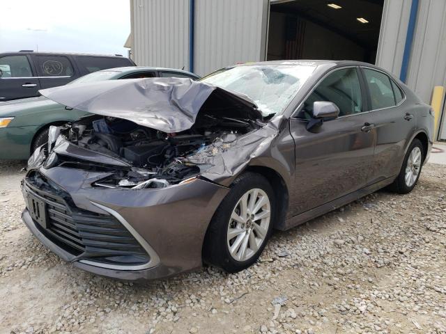 TOYOTA CAMRY LE 2022 4t1c11ak6nu664752