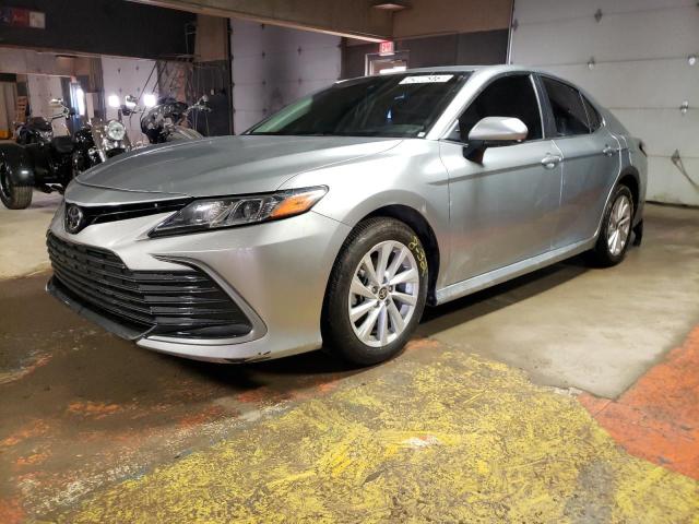 TOYOTA CAMRY LE 2022 4t1c11akxnu634802