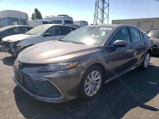 TOYOTA CAMRY LE 2022 4t1c11akxnu713242