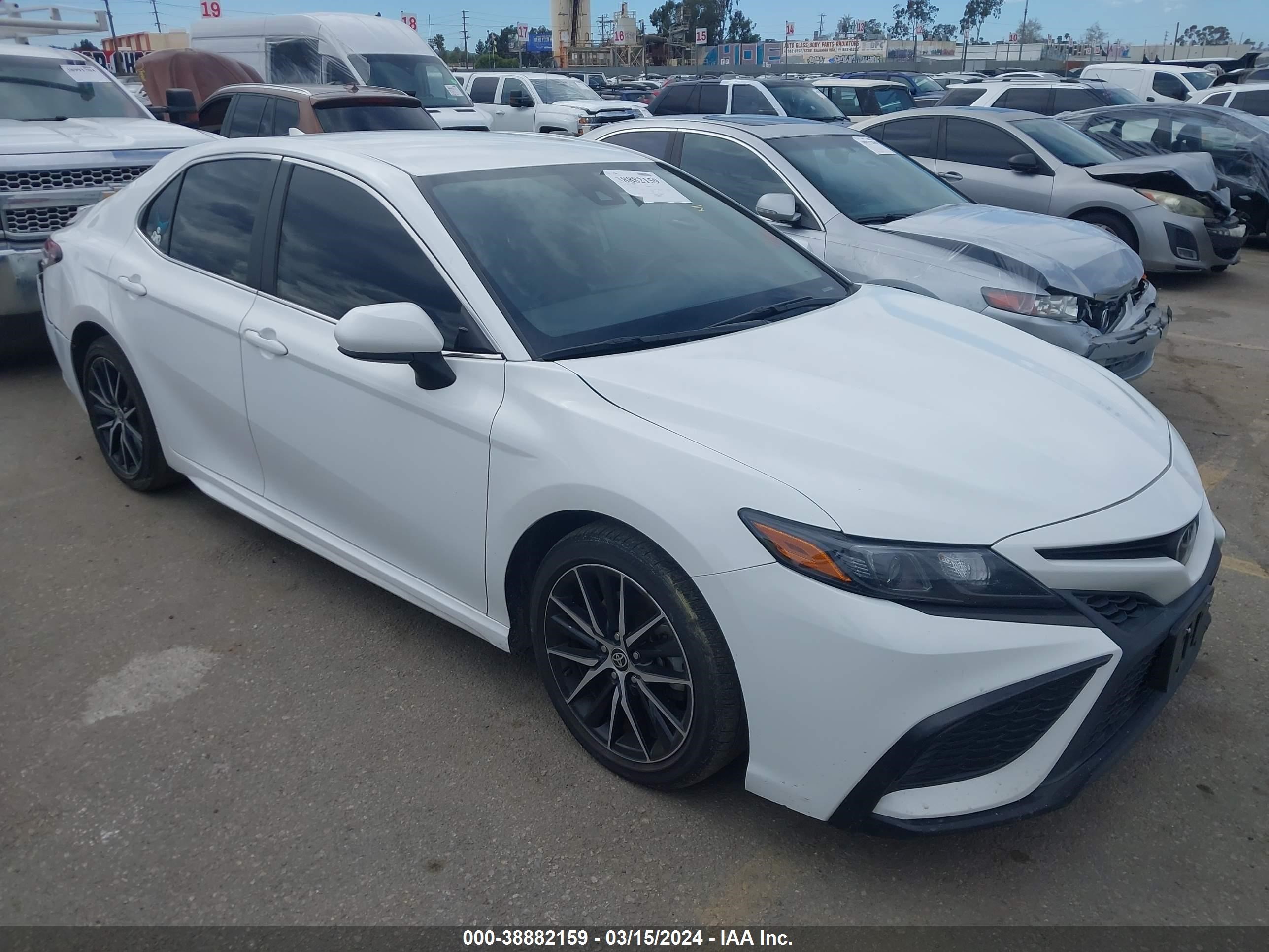 TOYOTA CAMRY 2021 4t1g11ak0mu441462