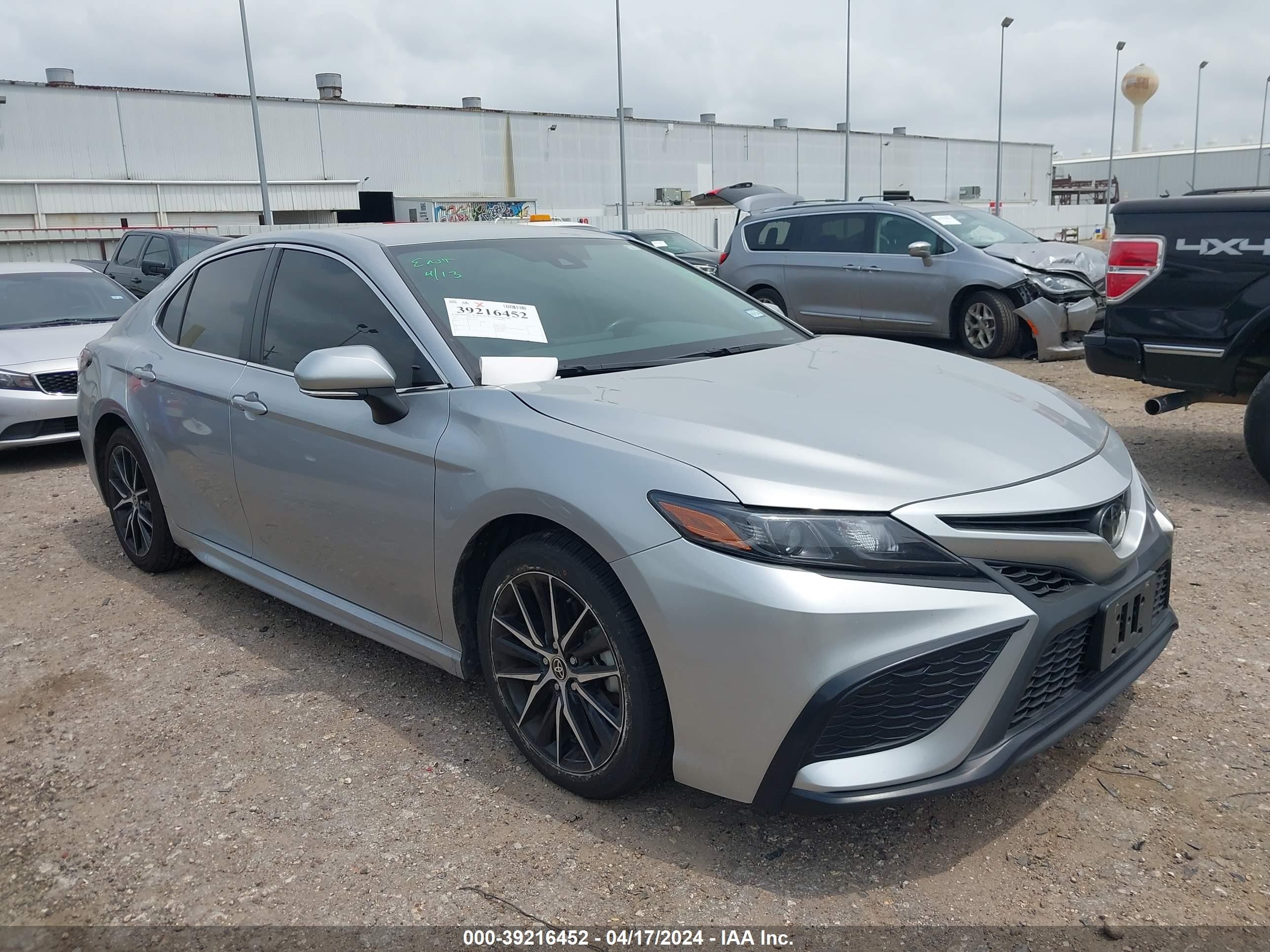 TOYOTA CAMRY 2022 4t1g11ak0nu703711