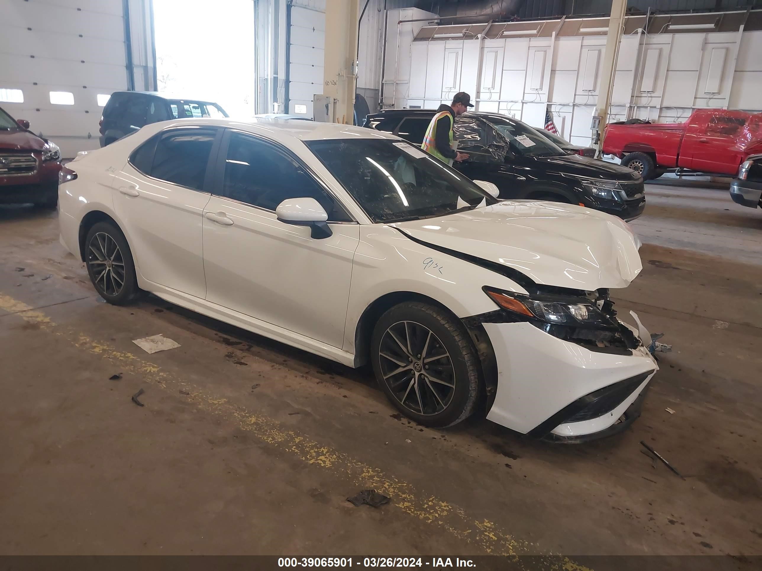 TOYOTA CAMRY 2021 4t1g11ak1mu449893