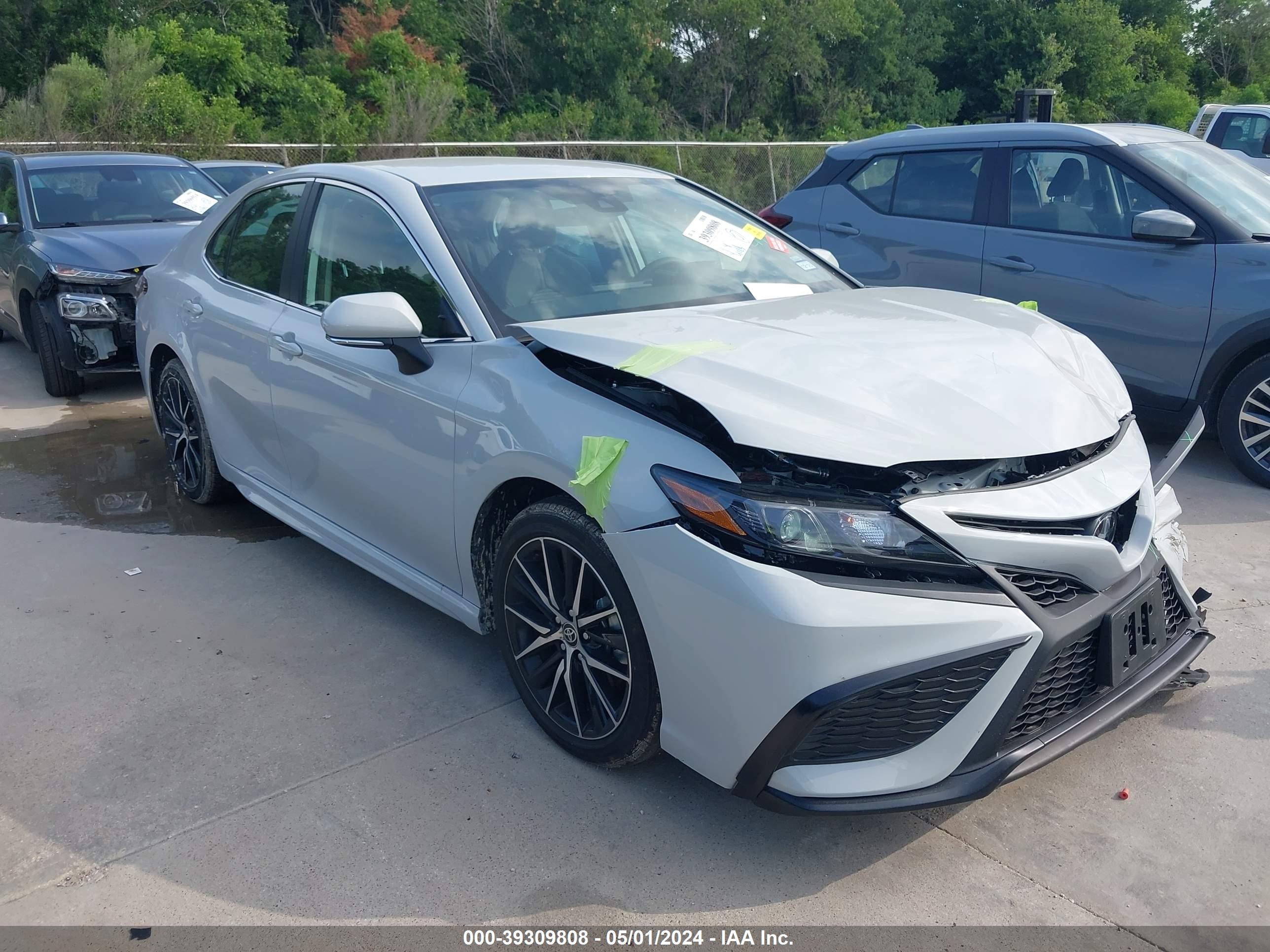 TOYOTA CAMRY 2024 4t1g11ak2ru222476