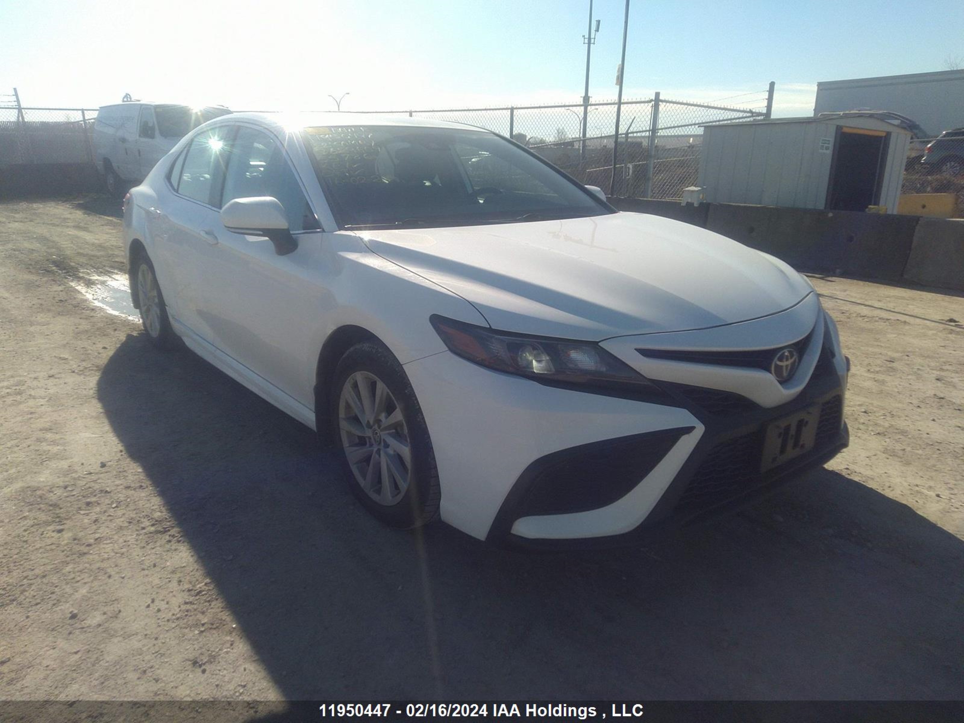 TOYOTA CAMRY 2022 4t1g11ak4nu629659