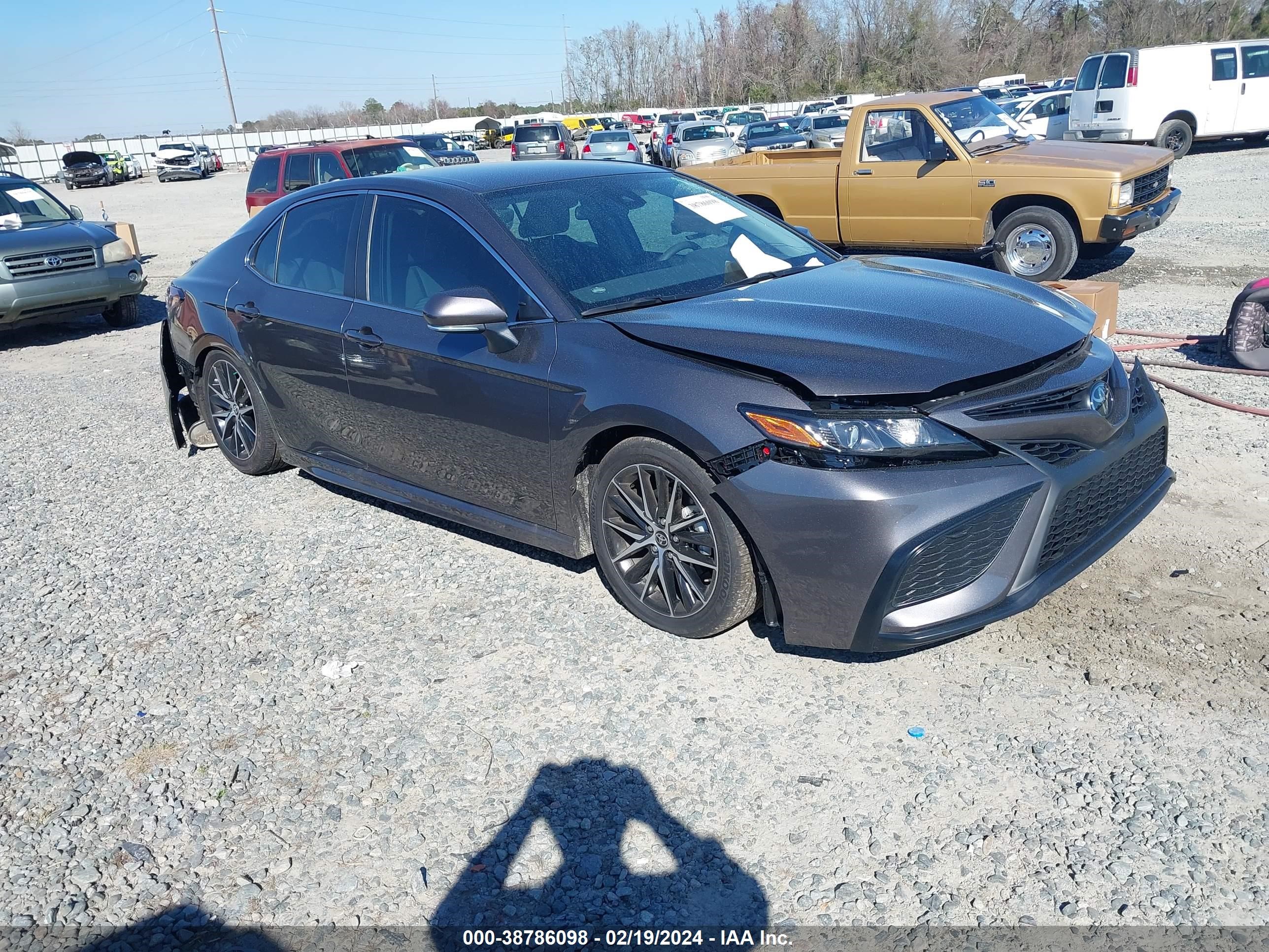 TOYOTA CAMRY 2024 4t1g11ak4ru871356