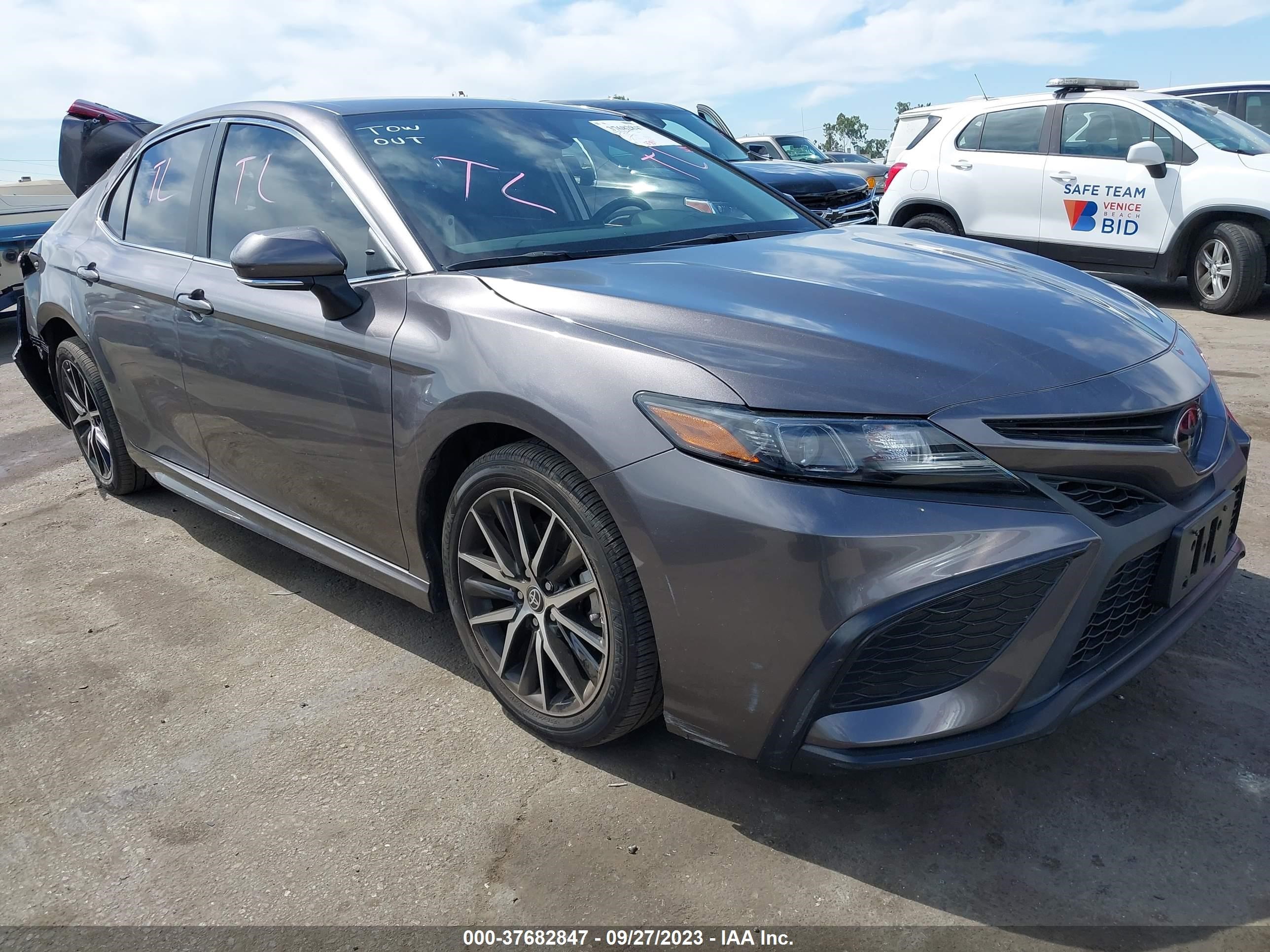 TOYOTA CAMRY 2022 4t1g11ak5nu619660