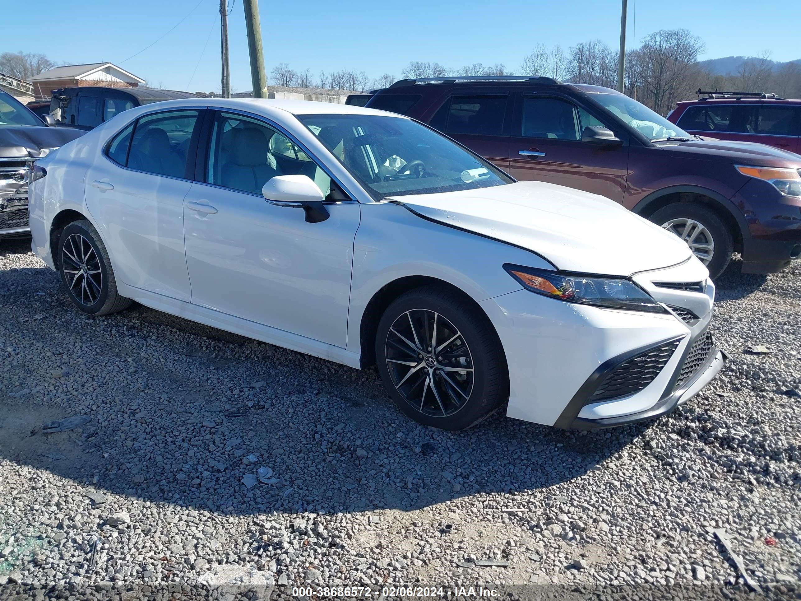 TOYOTA CAMRY 2024 4t1g11ak6ru842196