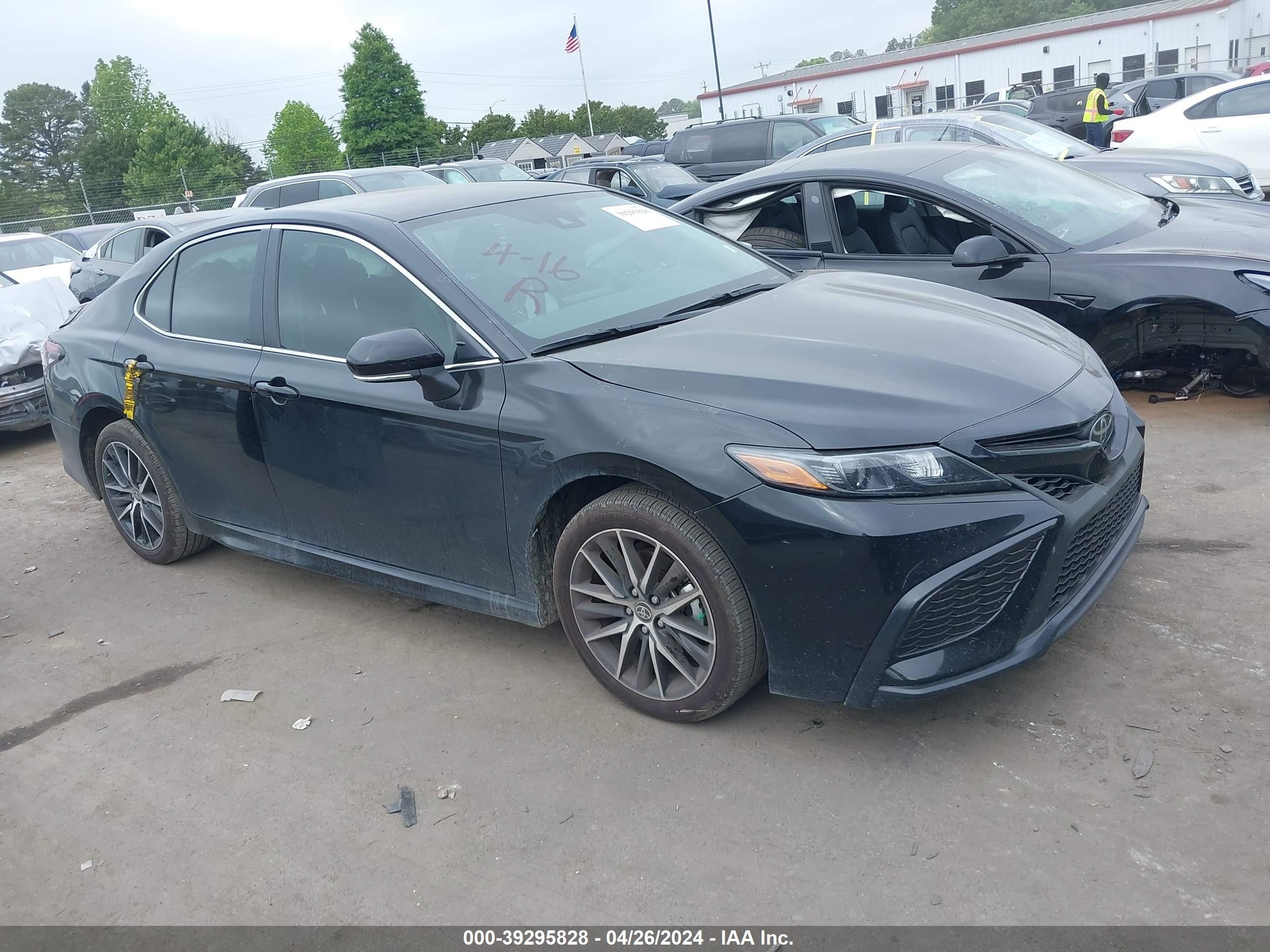 TOYOTA CAMRY 2024 4t1g11ak7ru884733