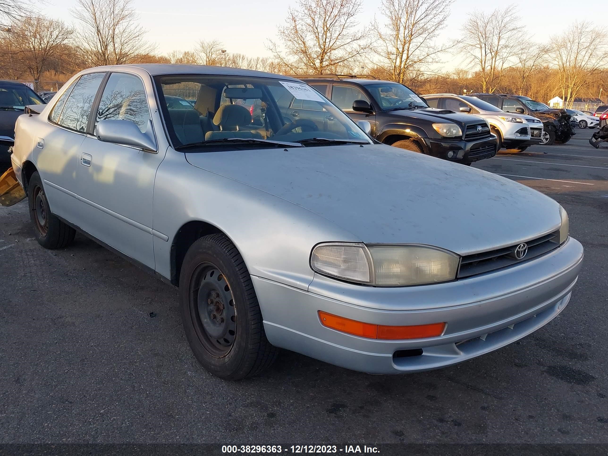 TOYOTA CAMRY 1994 4t1gk12e6ru850076