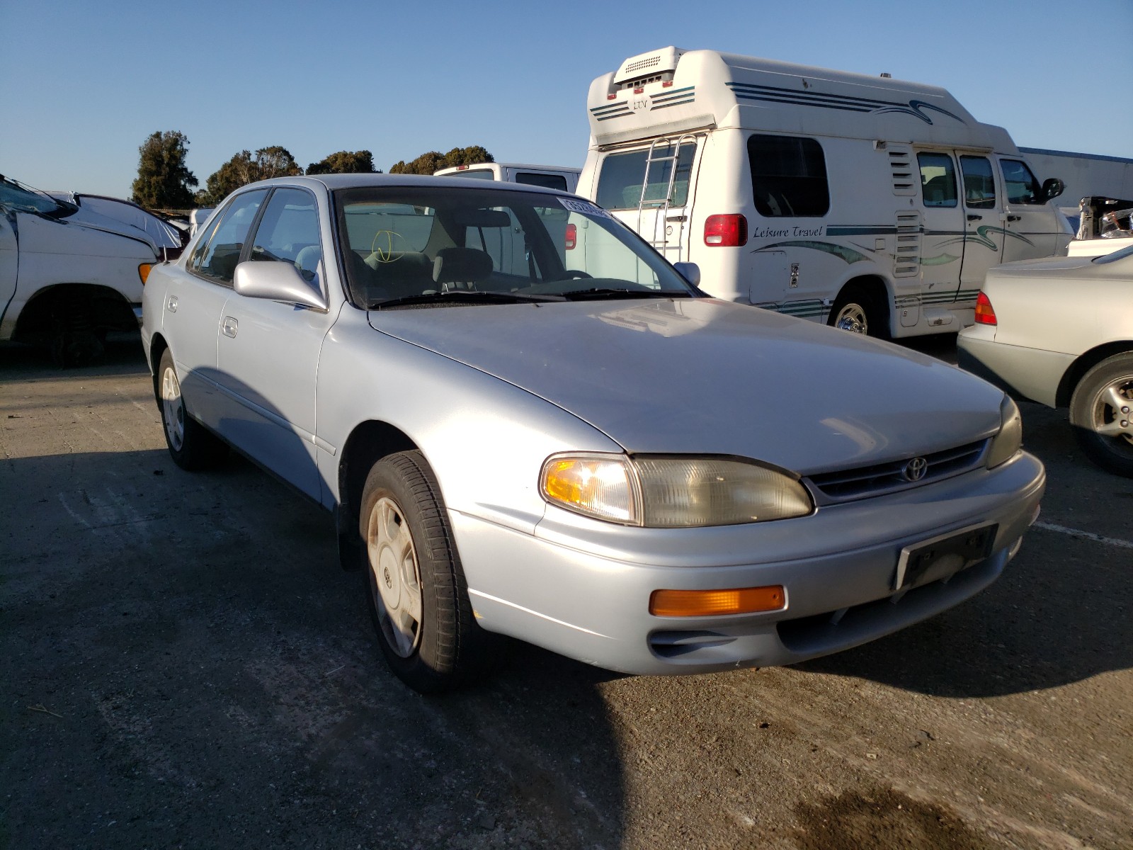 TOYOTA CAMRY LE 1995 4t1gk12e8su094479