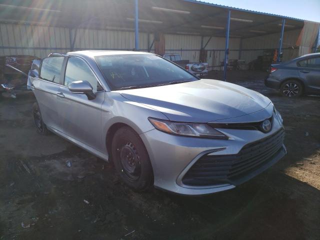 TOYOTA CAMRY LE 2022 4t1h31ak5nu574136