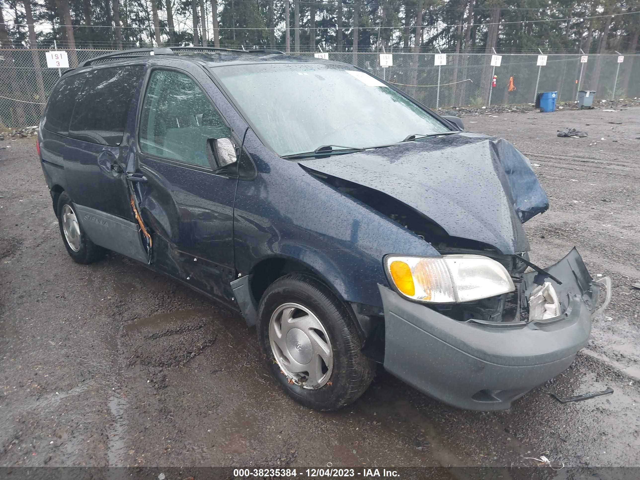 TOYOTA SIENNA 2001 4t3zf13c01u385669