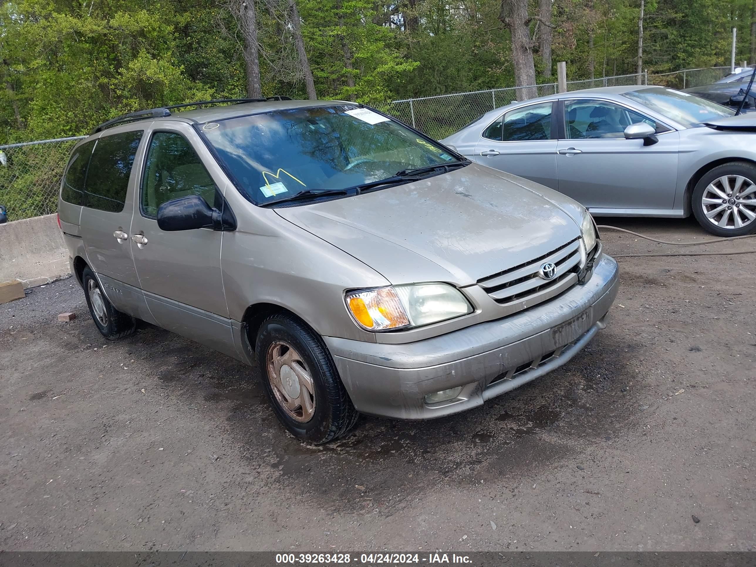 TOYOTA SIENNA 2001 4t3zf13c11u407033