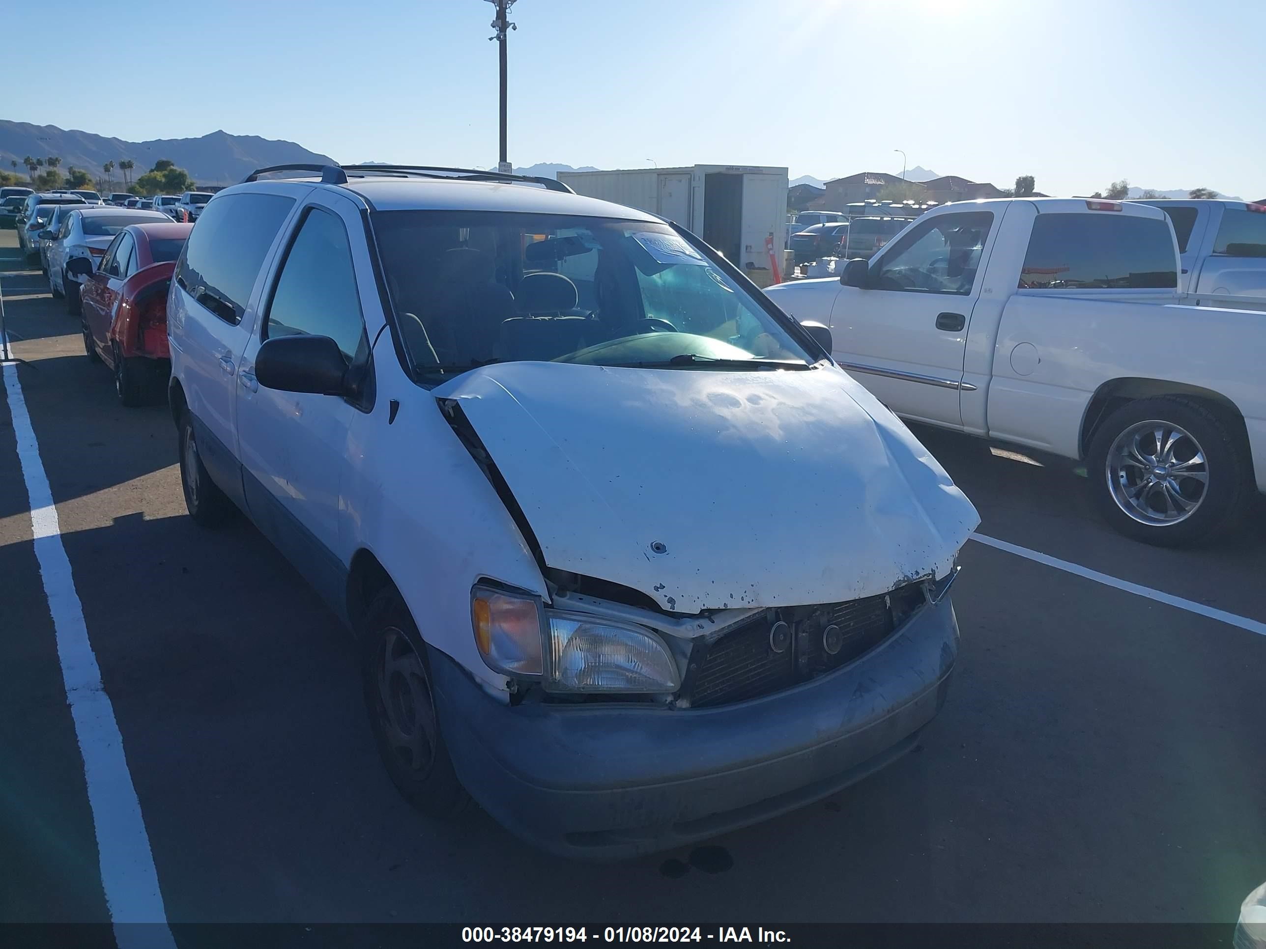 TOYOTA SIENNA 2000 4t3zf13c1yu267933