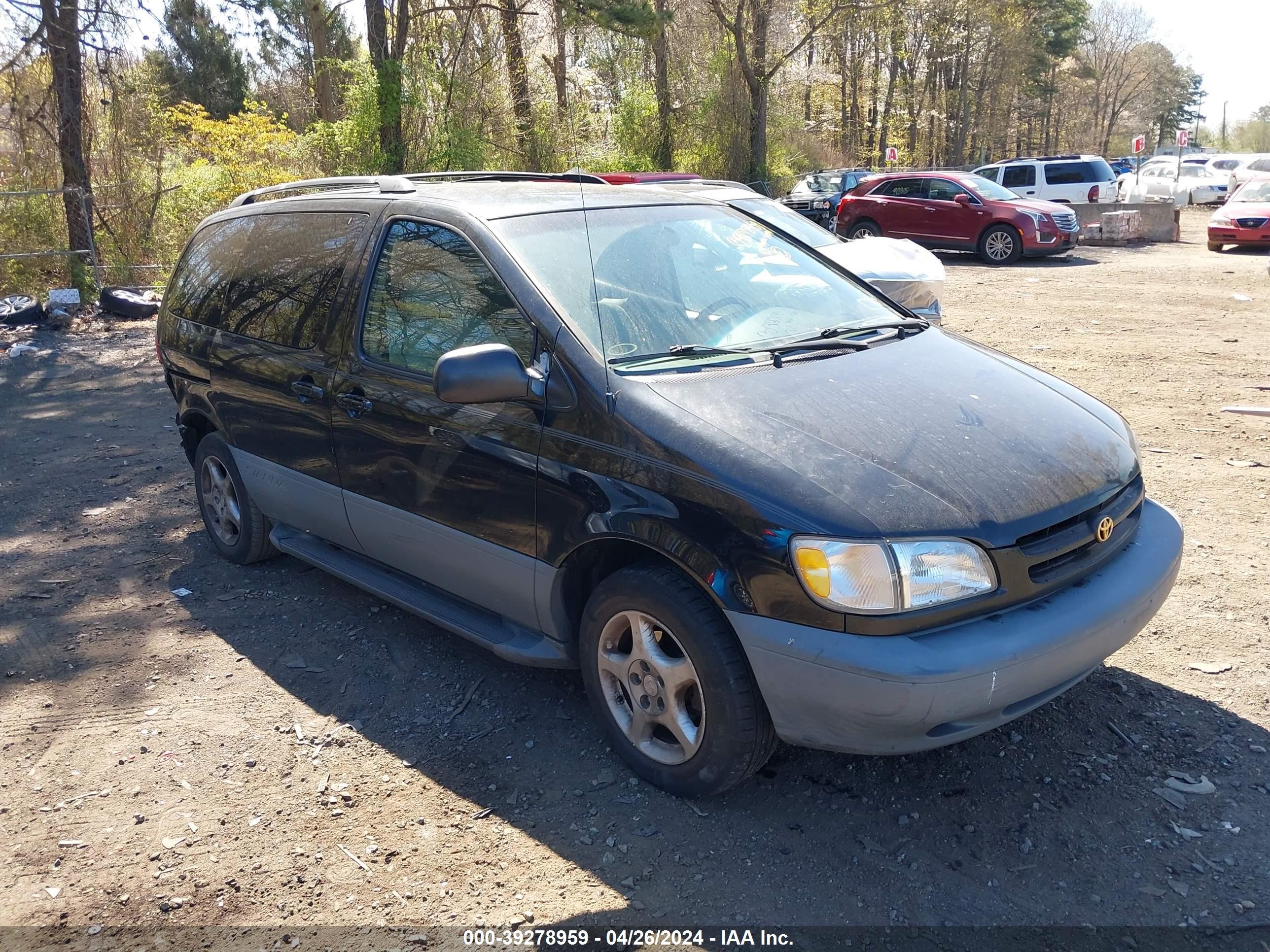 TOYOTA SIENNA 1998 4t3zf13c2wu028744