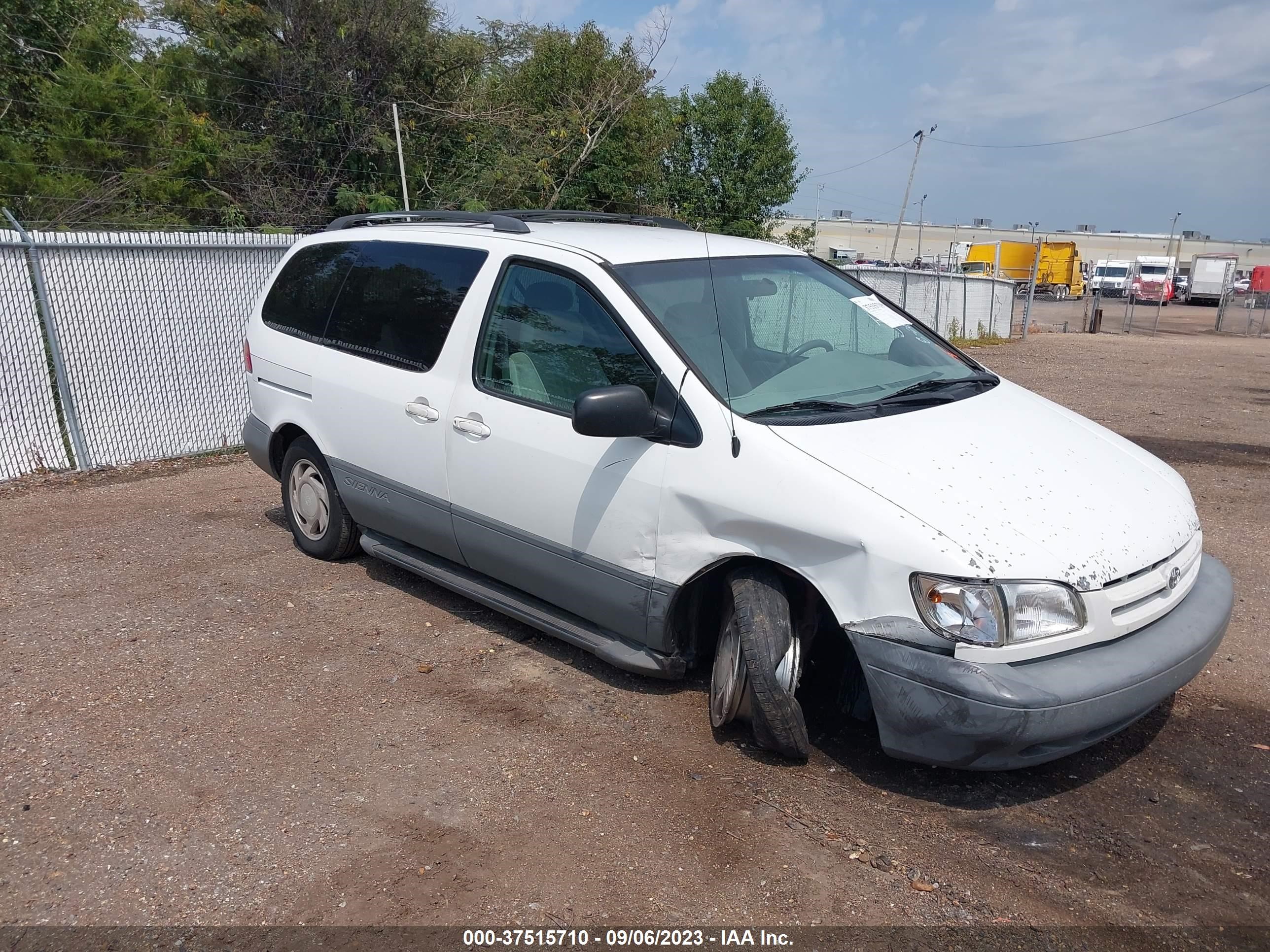 TOYOTA SIENNA 1998 4t3zf13c2wu069245