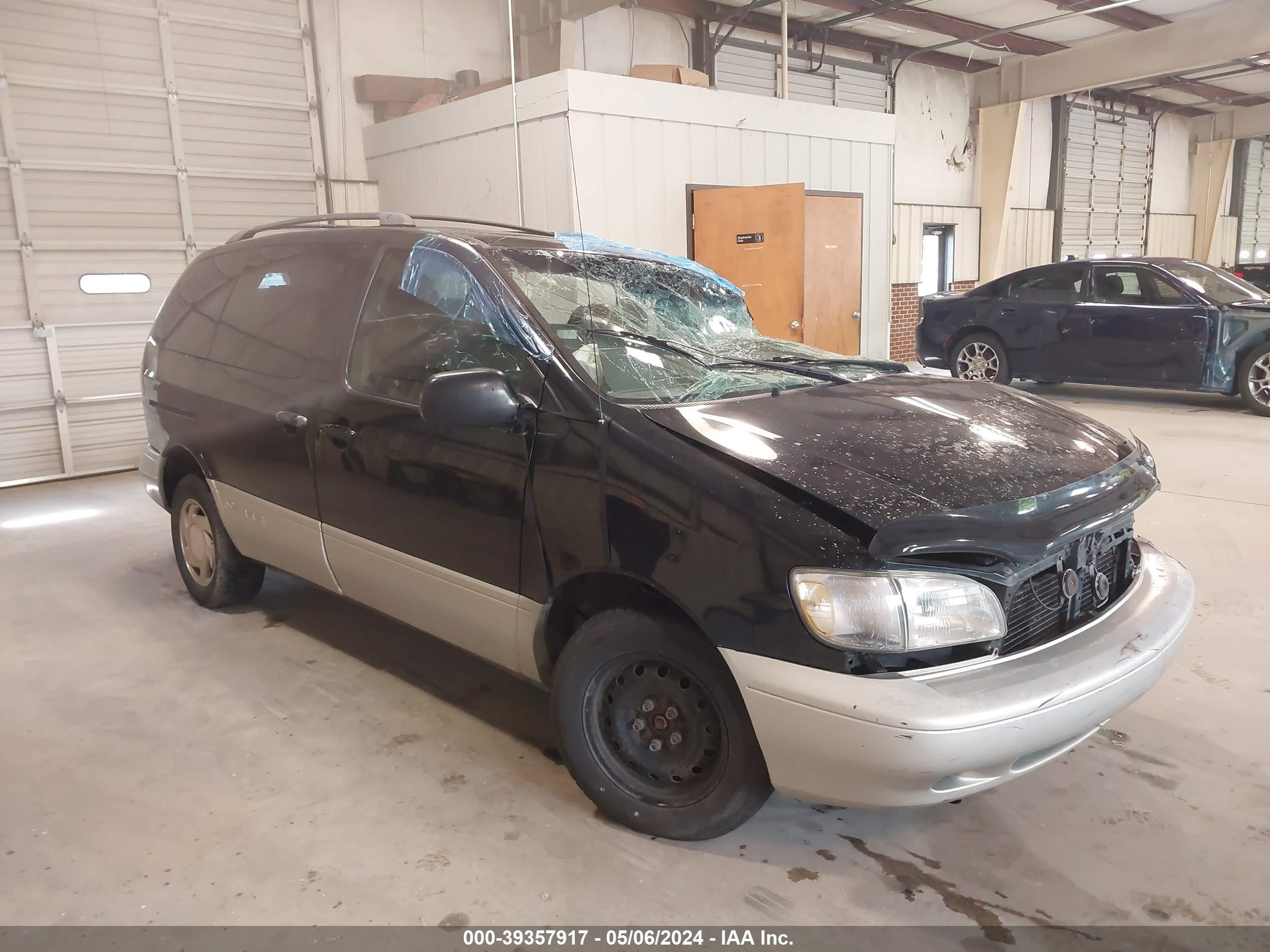 TOYOTA SIENNA 1999 4t3zf13c2xu122995