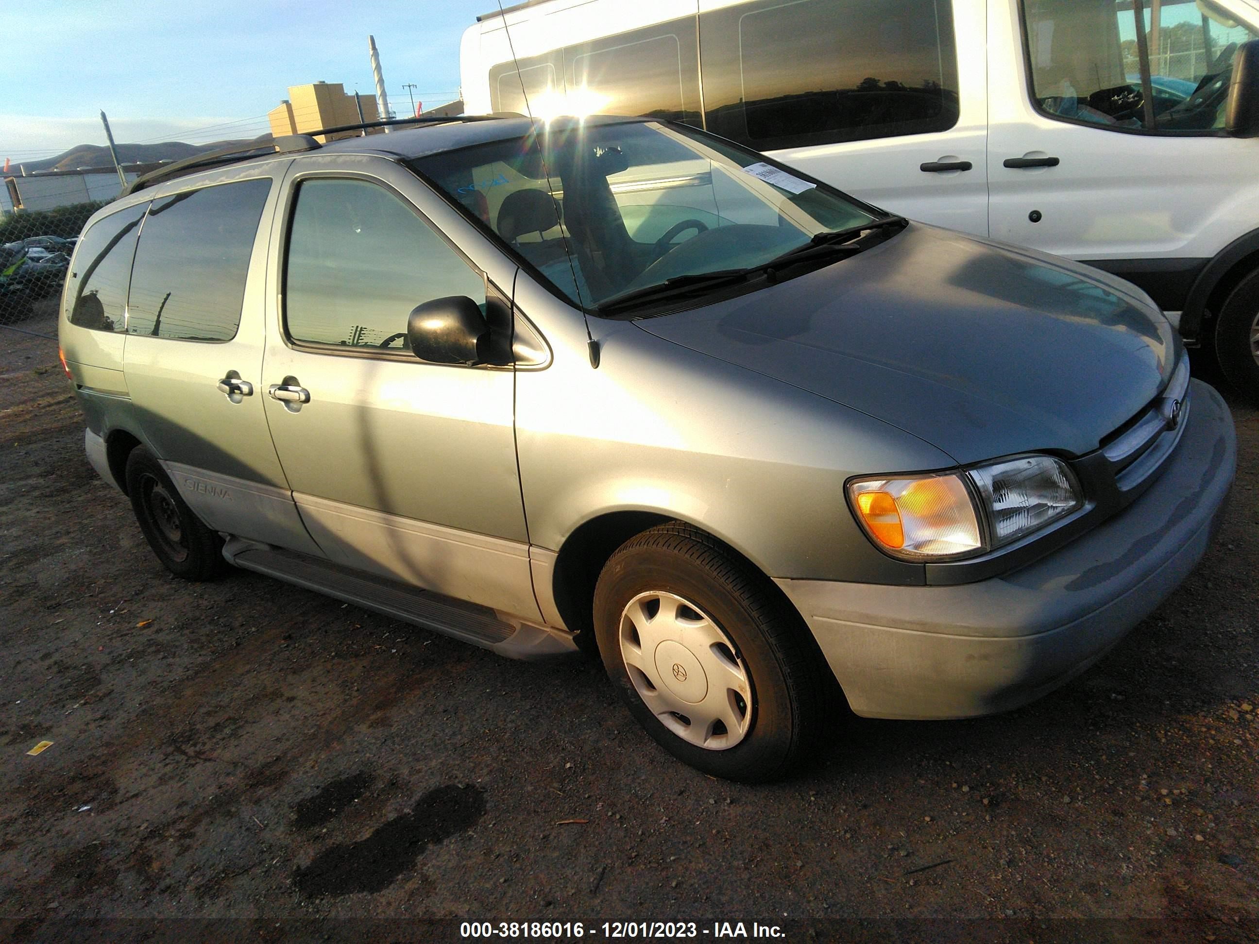 TOYOTA SIENNA 2000 4t3zf13c2yu198606