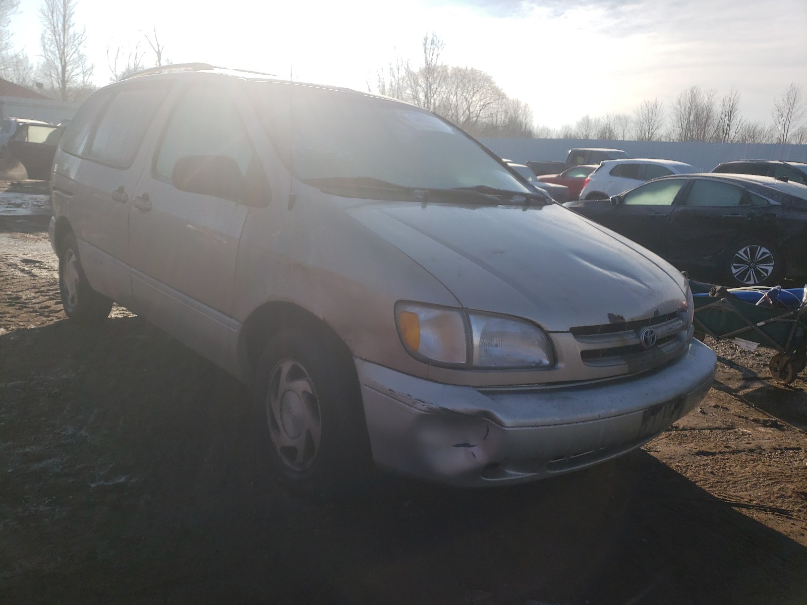 TOYOTA SIENNA LE 2000 4t3zf13c2yu209913