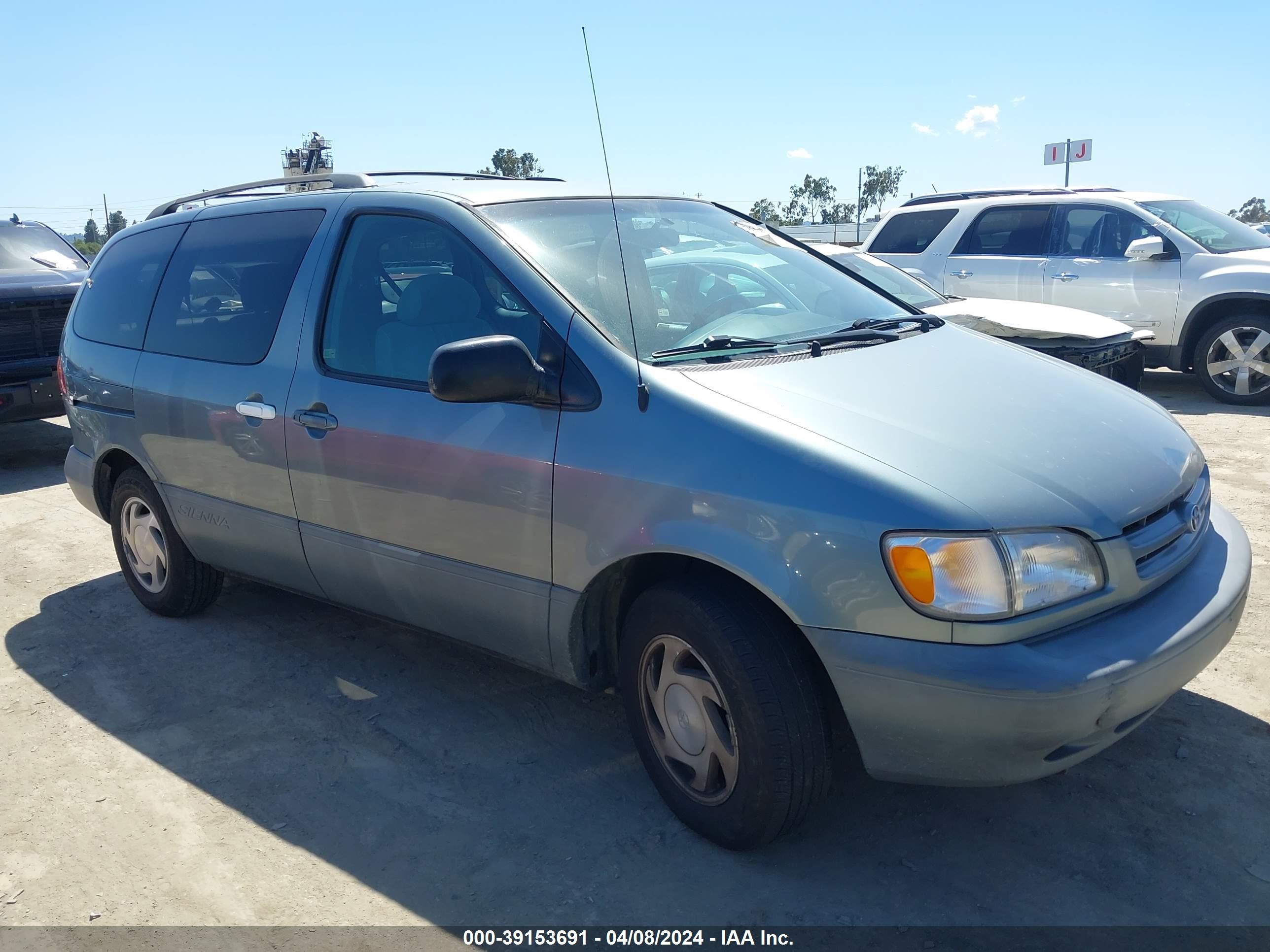 TOYOTA SIENNA 2000 4t3zf13c2yu248663