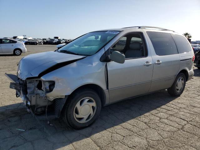 TOYOTA SIENNA LE 2002 4t3zf13c32u444912