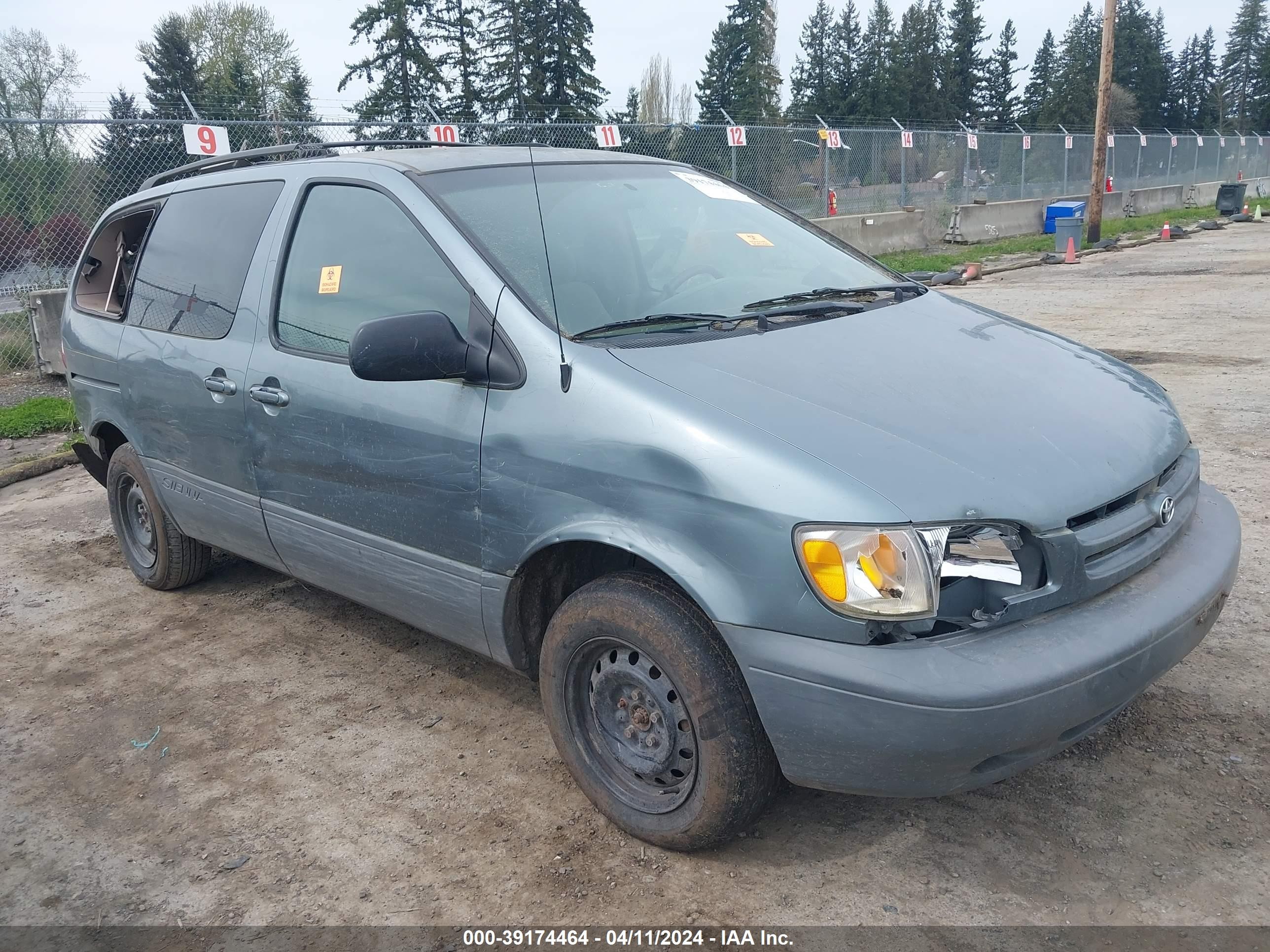 TOYOTA SIENNA 1999 4t3zf13c3xu107194