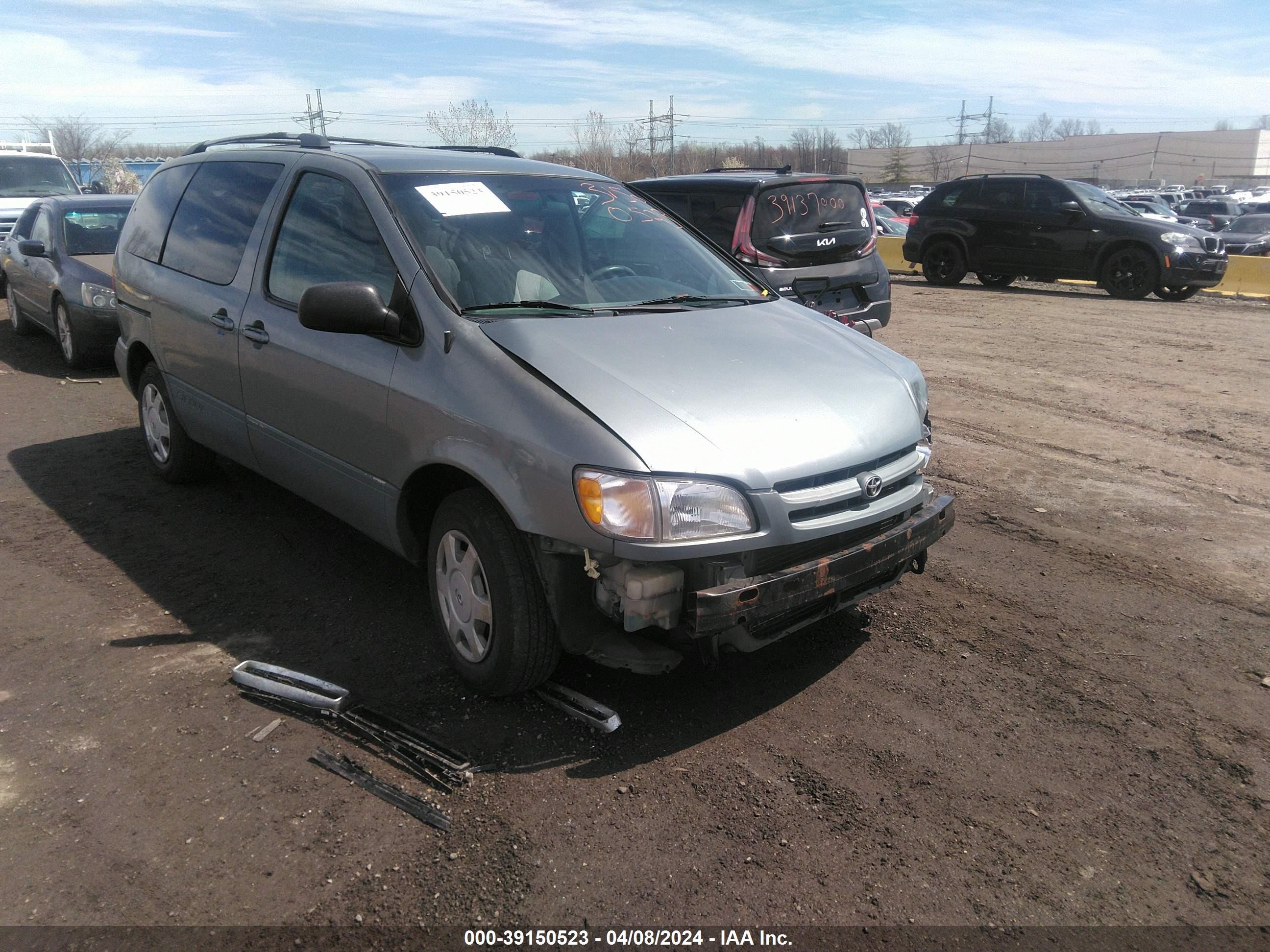 TOYOTA SIENNA 2000 4t3zf13c3yu241205