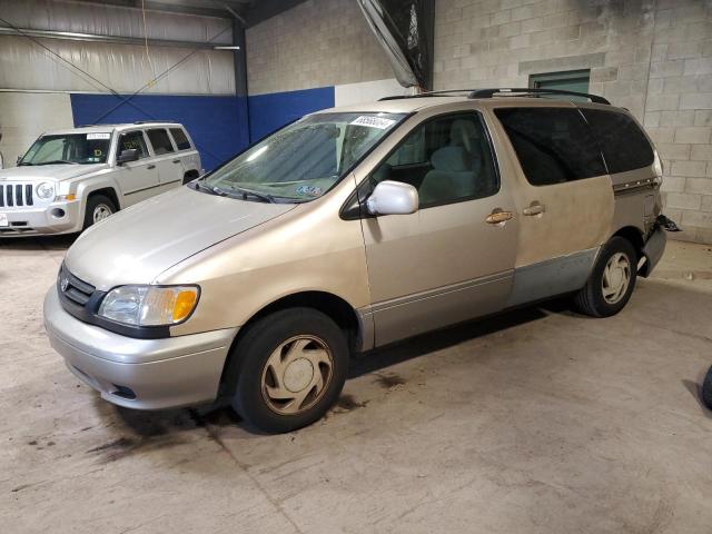 TOYOTA SIENNA LE 2002 4t3zf13c42u448225