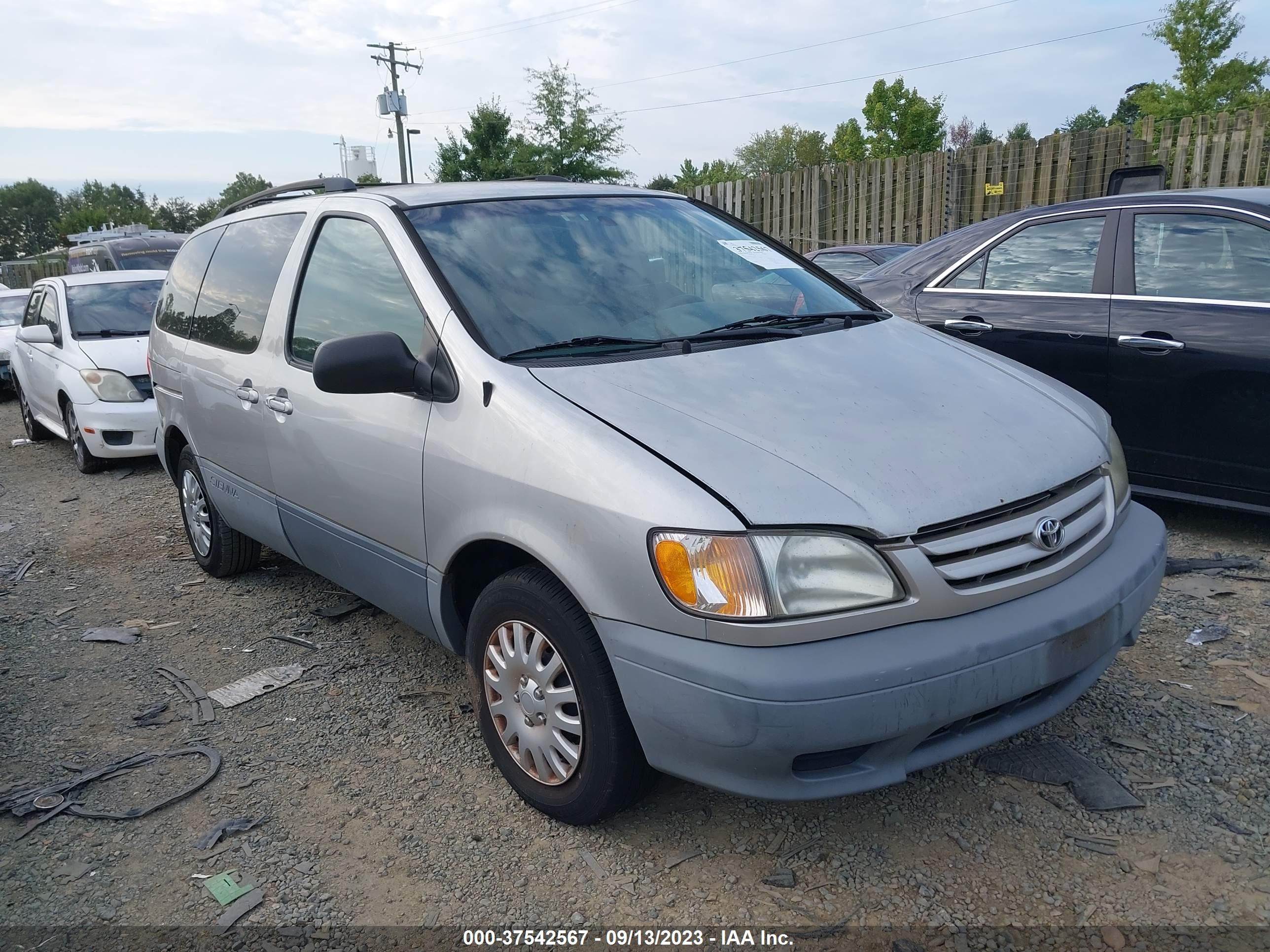 TOYOTA SIENNA 2002 4t3zf13c42u501909