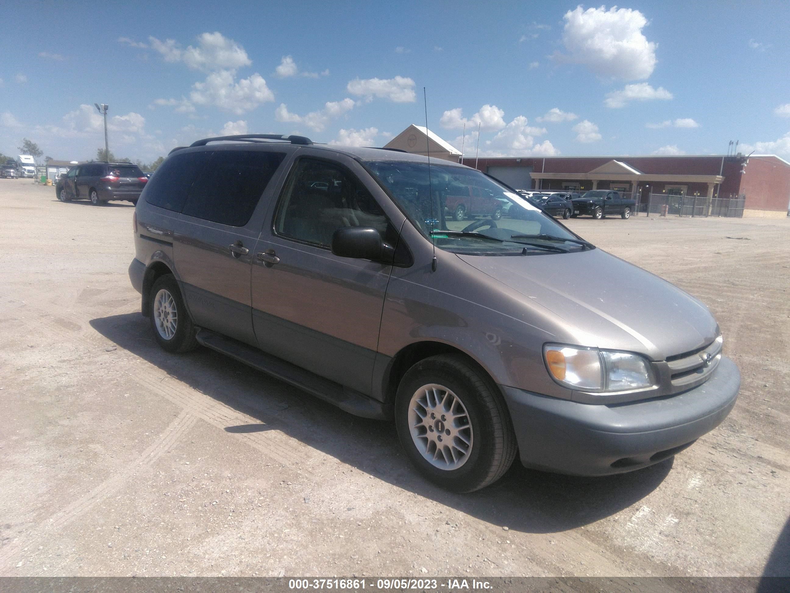 TOYOTA SIENNA 1999 4t3zf13c5xu137152